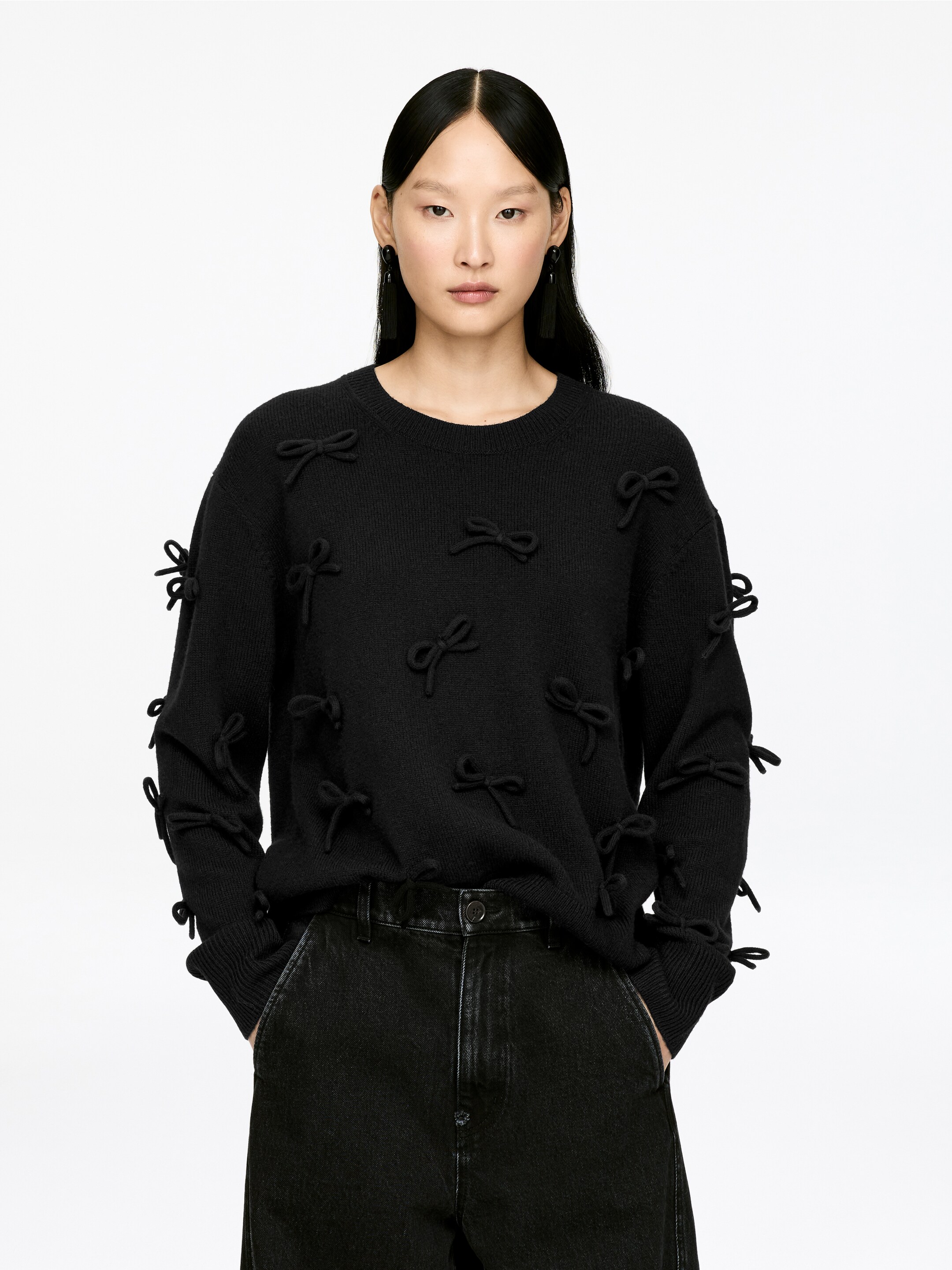 Größeres Bild ansehen: Wollpullover mit Schleifen - Schwarz - Ladies | H&M DE 1