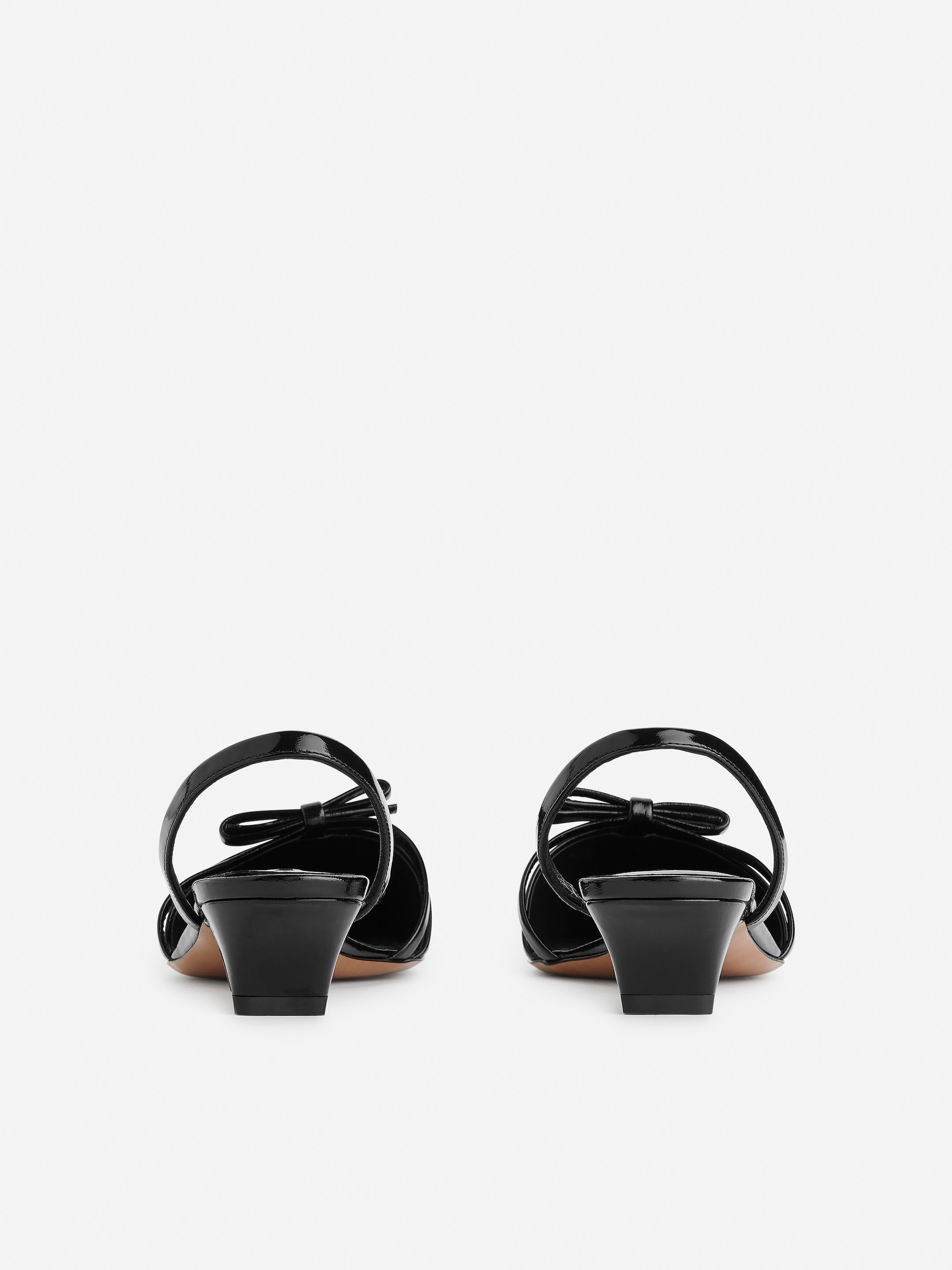 Zapatos de salón de piel con tiras traseras - Negro - Women - StillMedia/DescriptiveStillLife - 2
