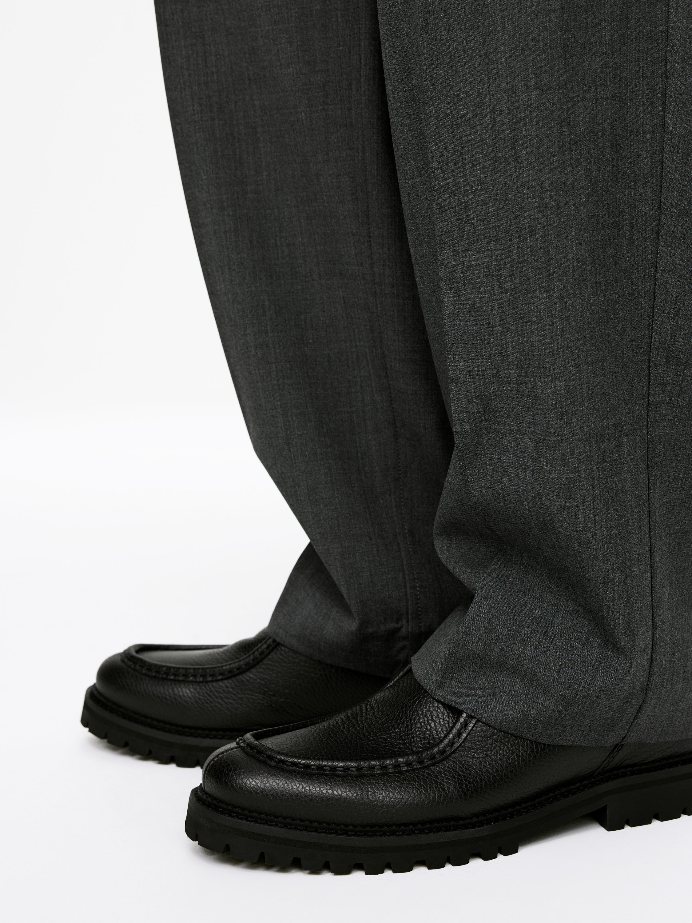 Moc-Toe Leather Shoes - Black - Men - StillMedia/Lookbook - 10