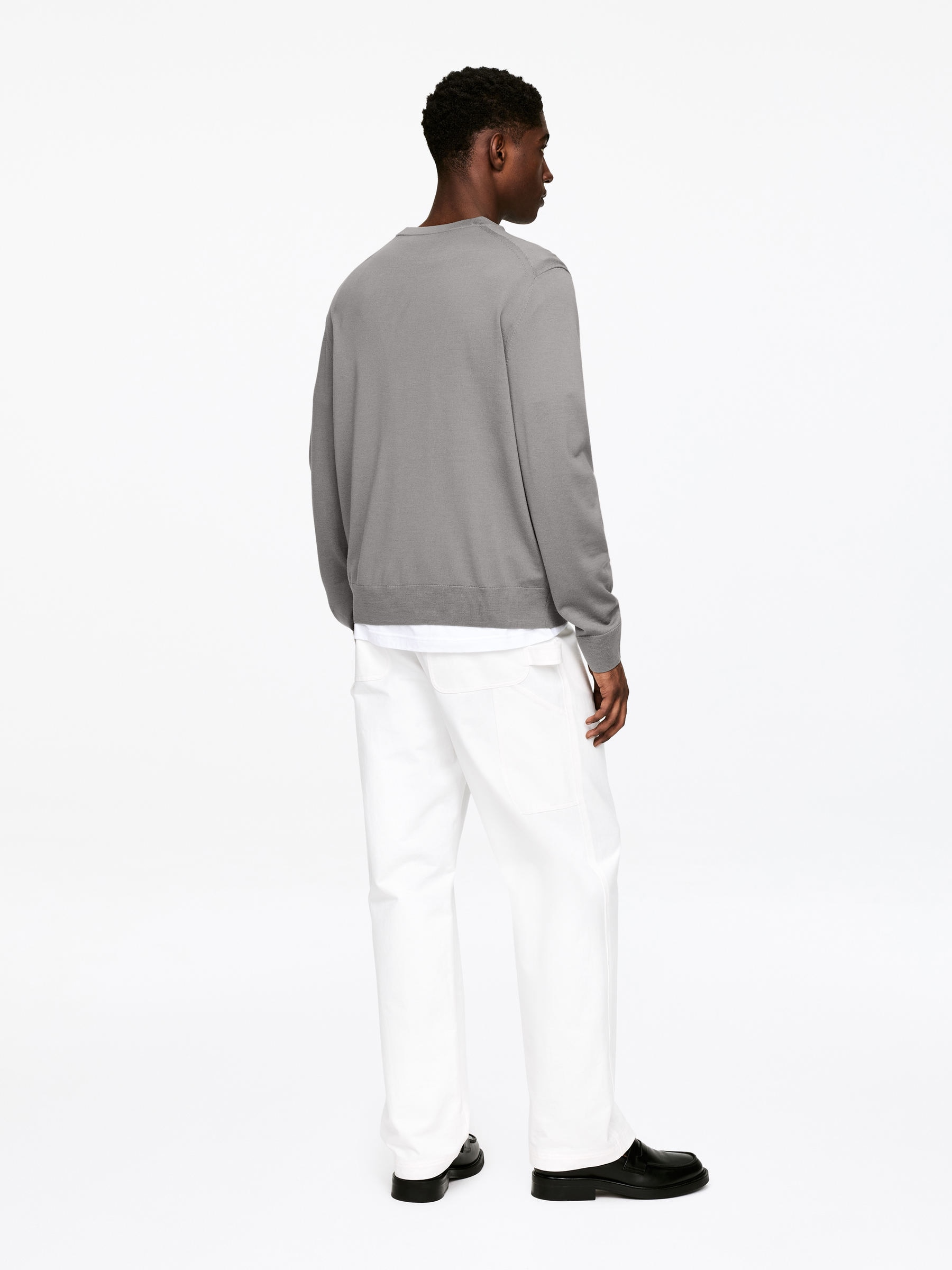 Pull en laine mérinos en maille fine - Taupe - Regular fit - Homme - StillMedia/Lookbook - 3