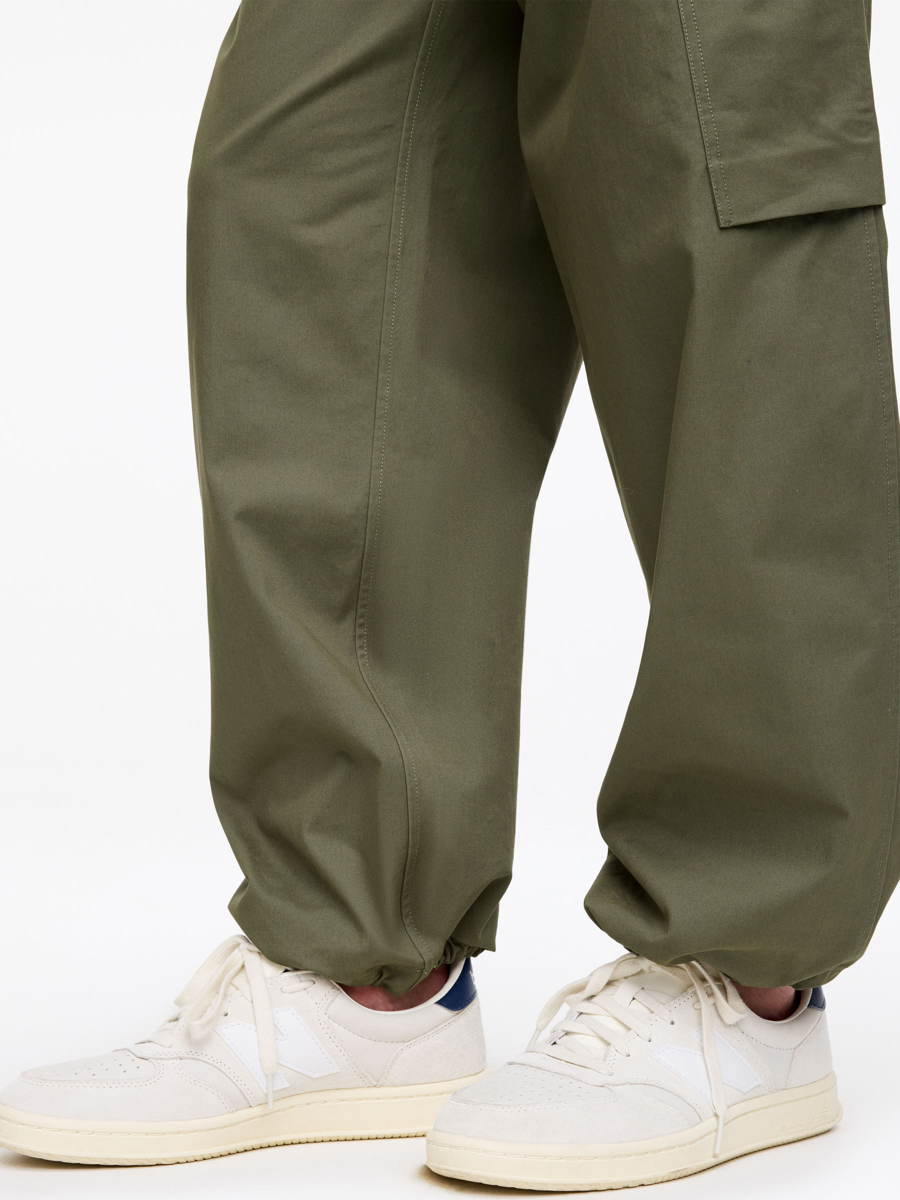 Loose-Fit Cargo Trousers - Khaki Green - Loose fit - Men - StillMedia/Lookbook - 3
