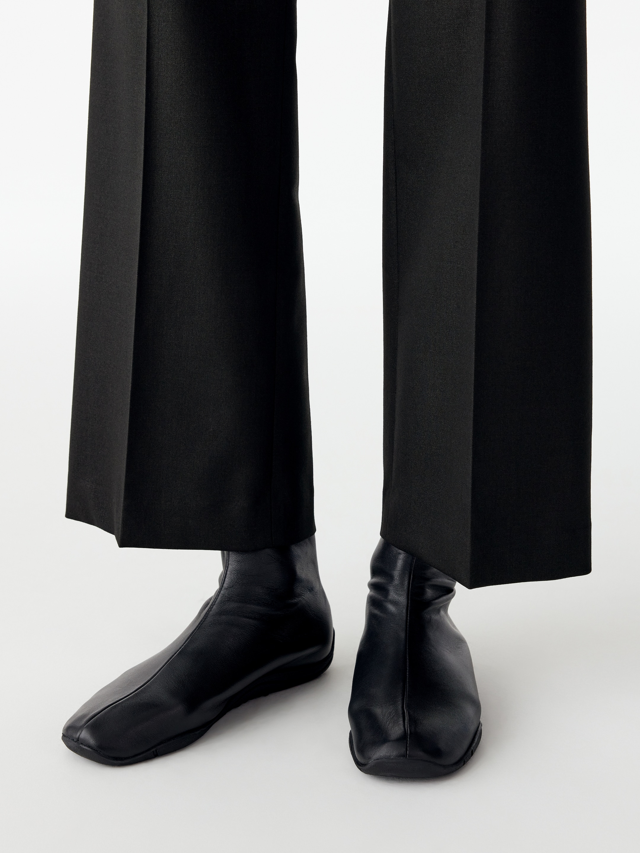 Tailored Ankle-Length Trousers - Black - Slim fit - women - StillMedia/Lookbook - 6