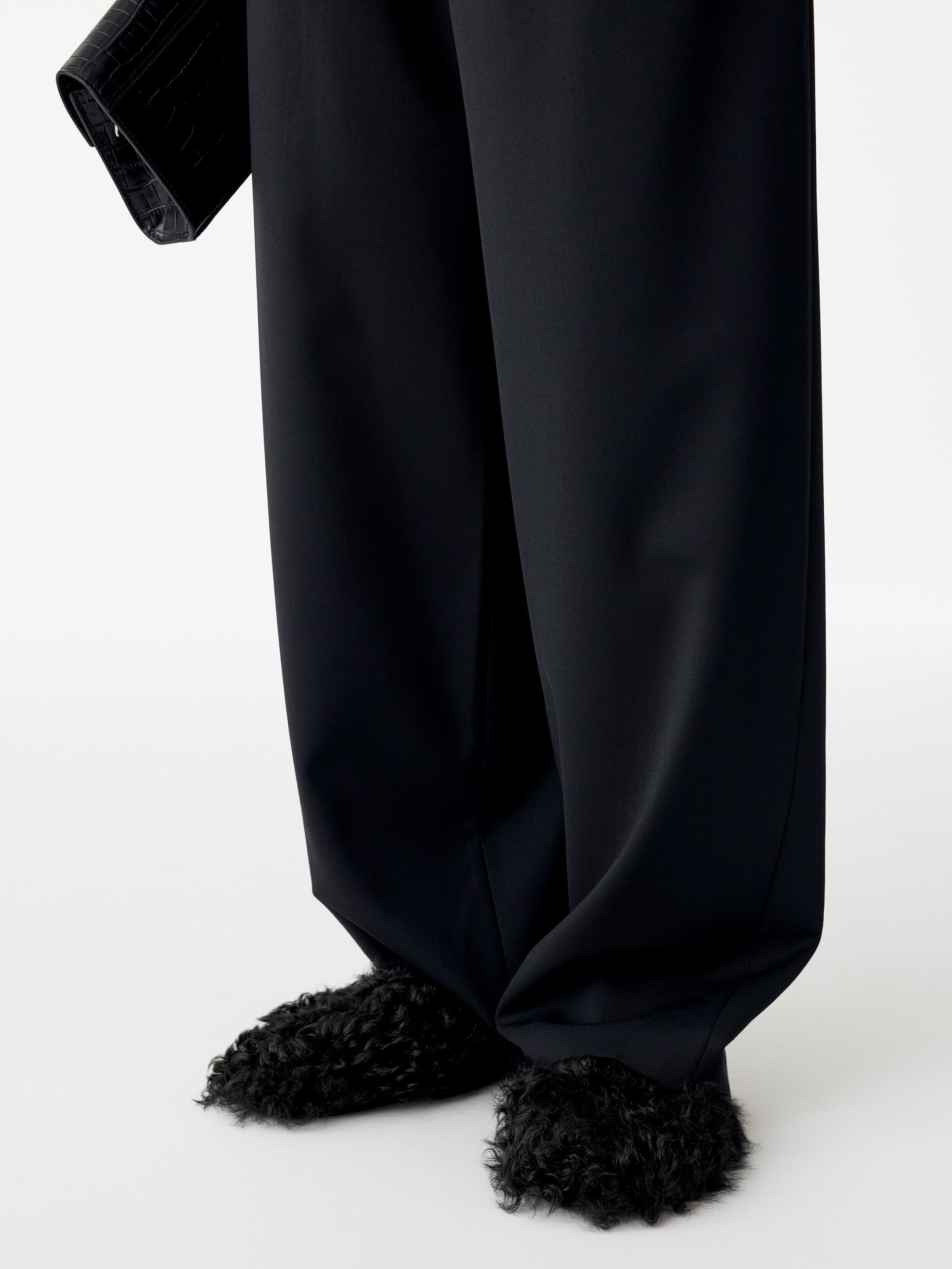 Mules de borreguito - Negro - women - StillMedia/Lookbook - 10