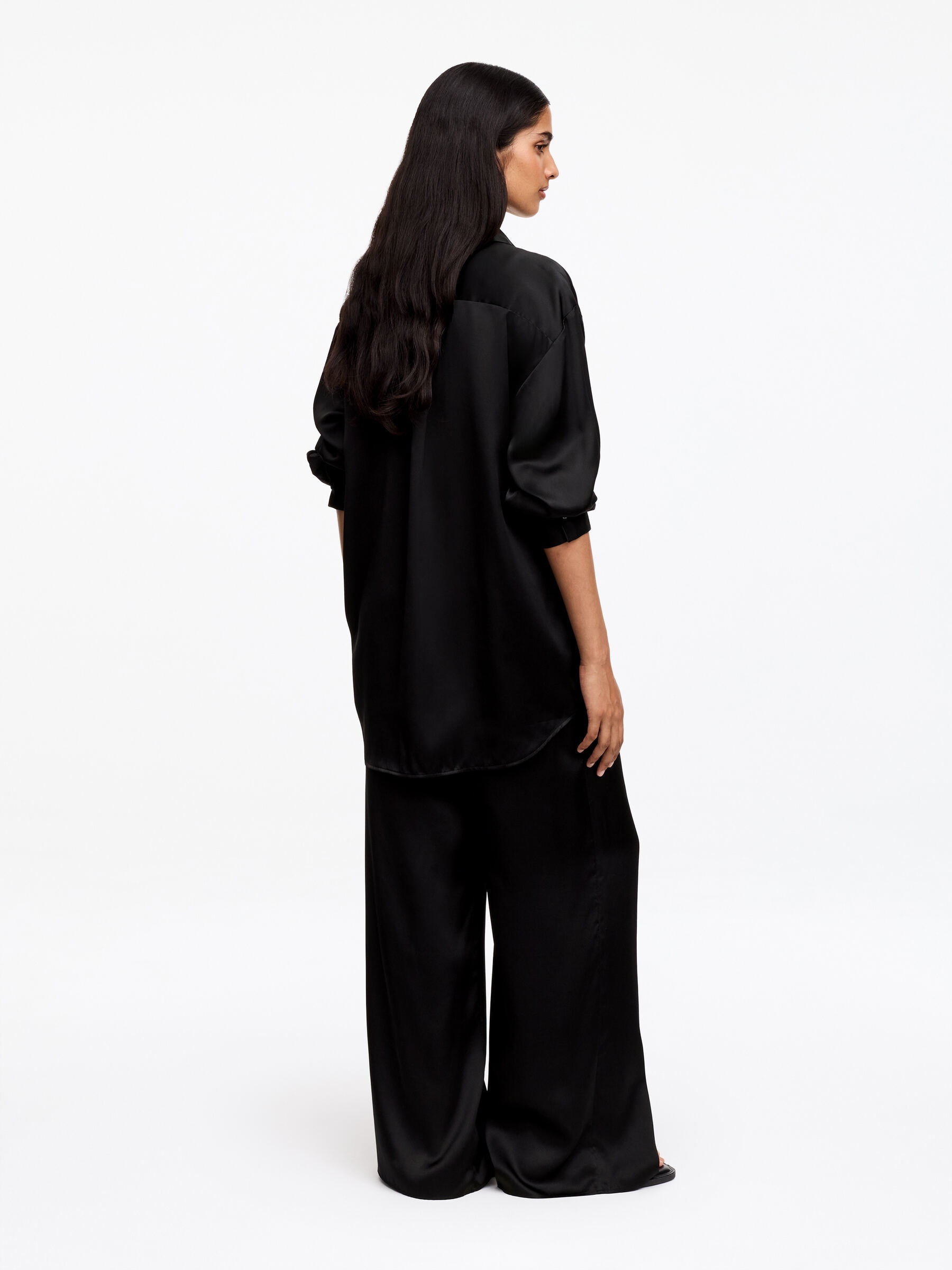 Hemd aus Seidensatin - Schwarz - Regular Fit - Damen - StillMedia/Lookbook - 5
