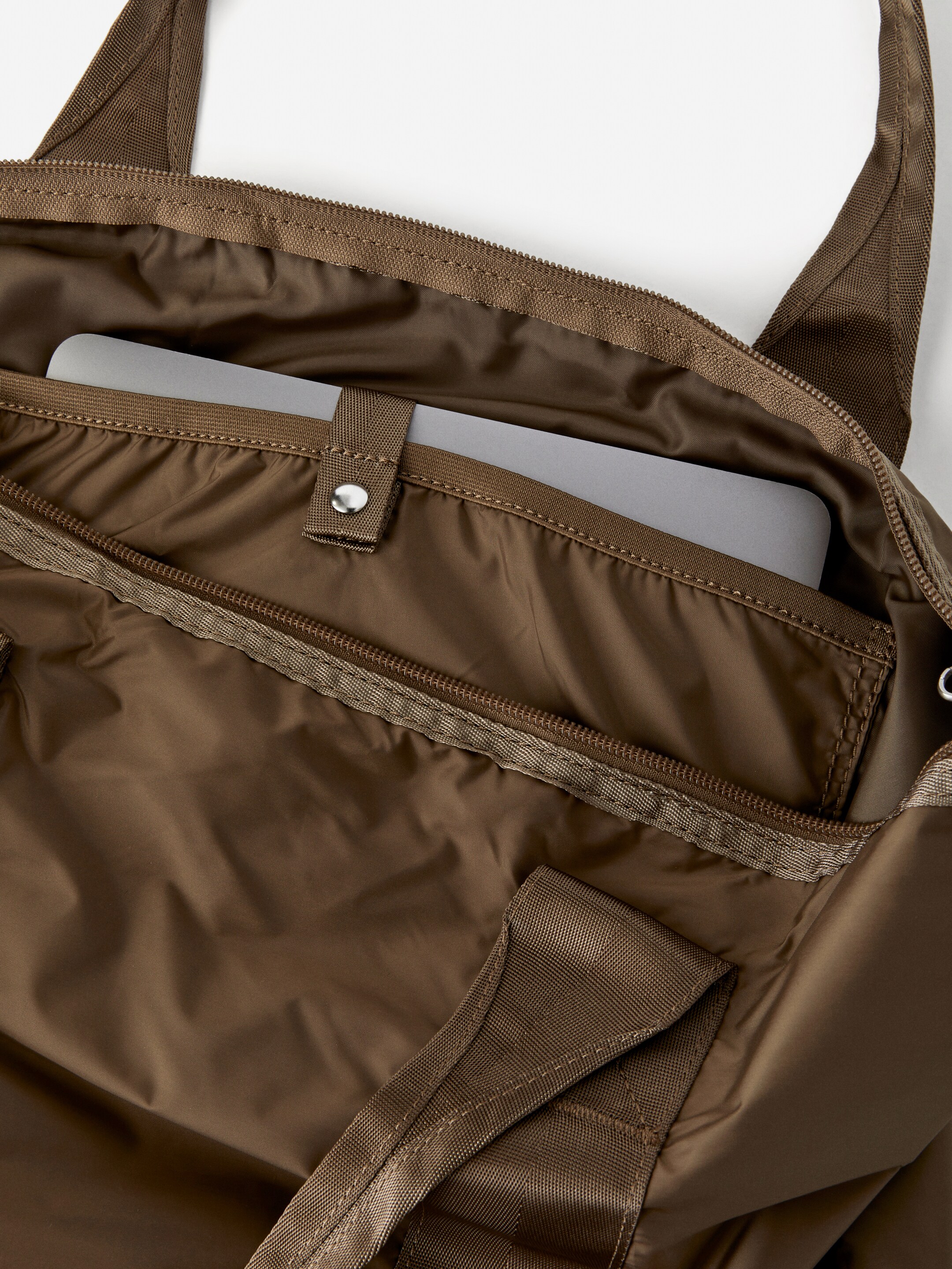 Visualizza immagine più grande: Tote ripiegabile - Beige scuro - UOMO | H&M IT 4
