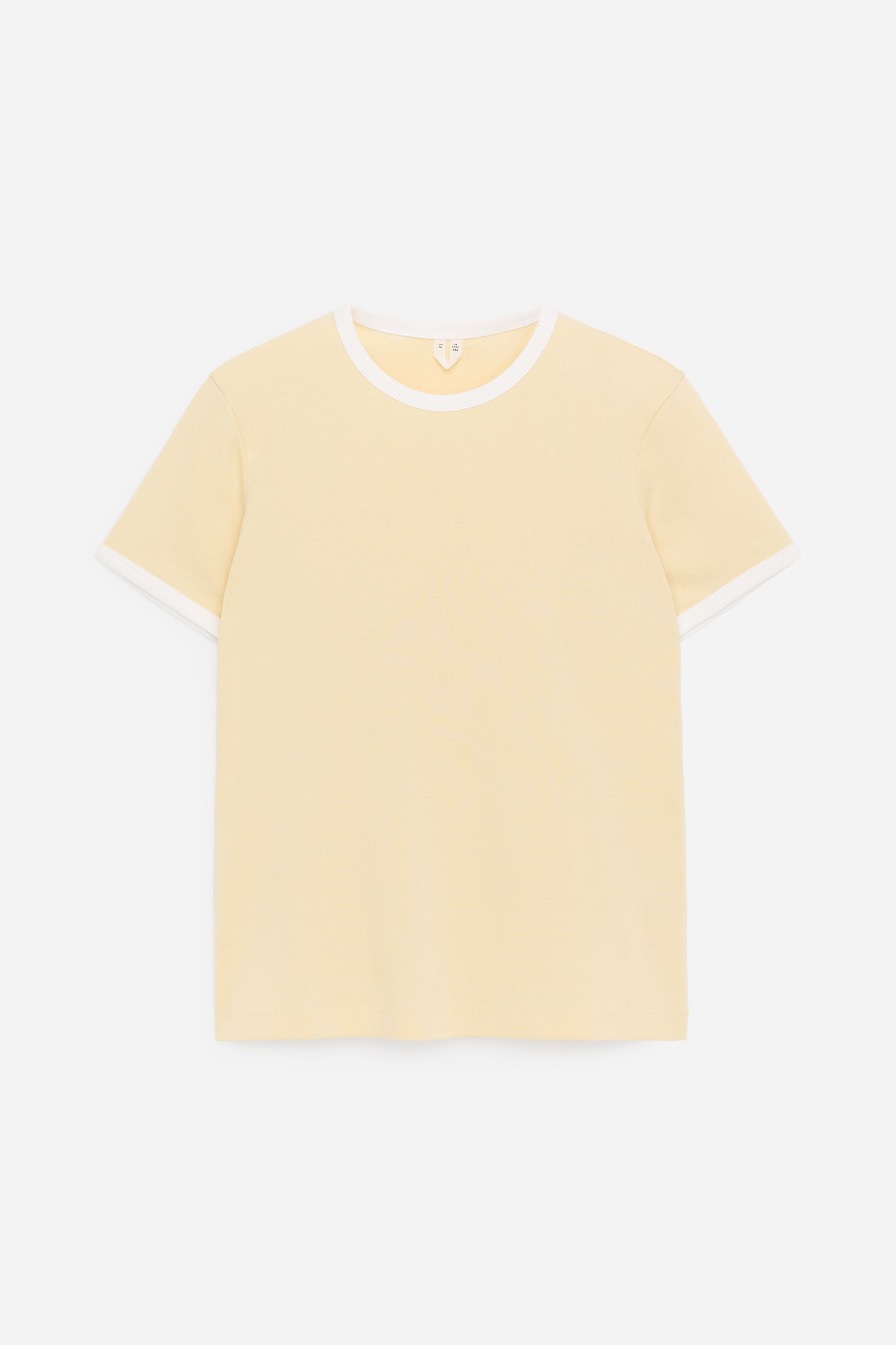 Zobraziť väčší obrázok: Tričko A FRONT so slim-fit strihom v svetložltej farbe má mäkkú rebrovanú bavlnenú konštrukciu. Disponuje rukávmi typu cap a bielym kontrastným lemovaním pri okrúhlom výstrihu a lemoch rukávov.