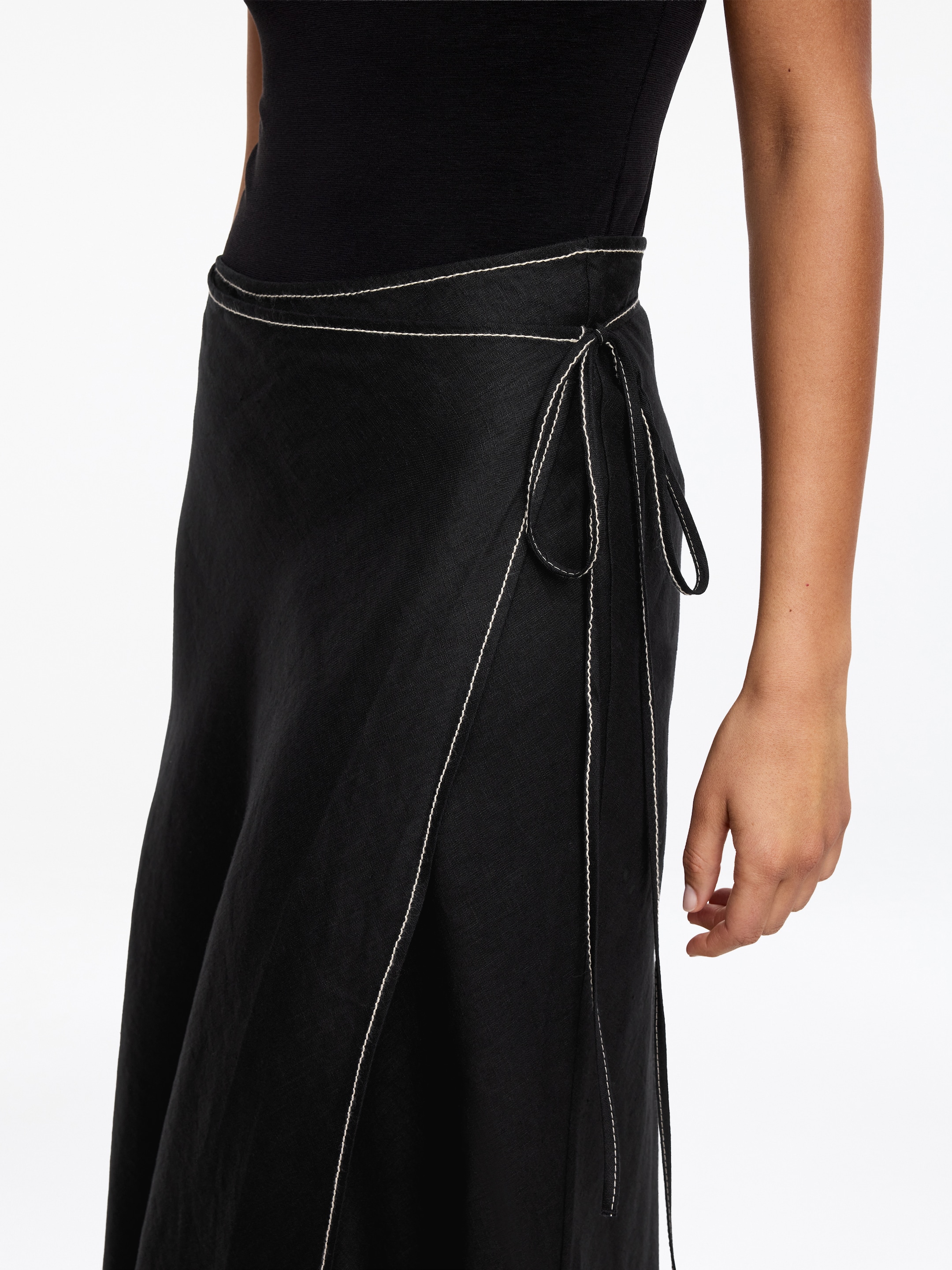 Linen Wrap Skirt - Black - Regular fit - Women - StillMedia/Lookbook - 4