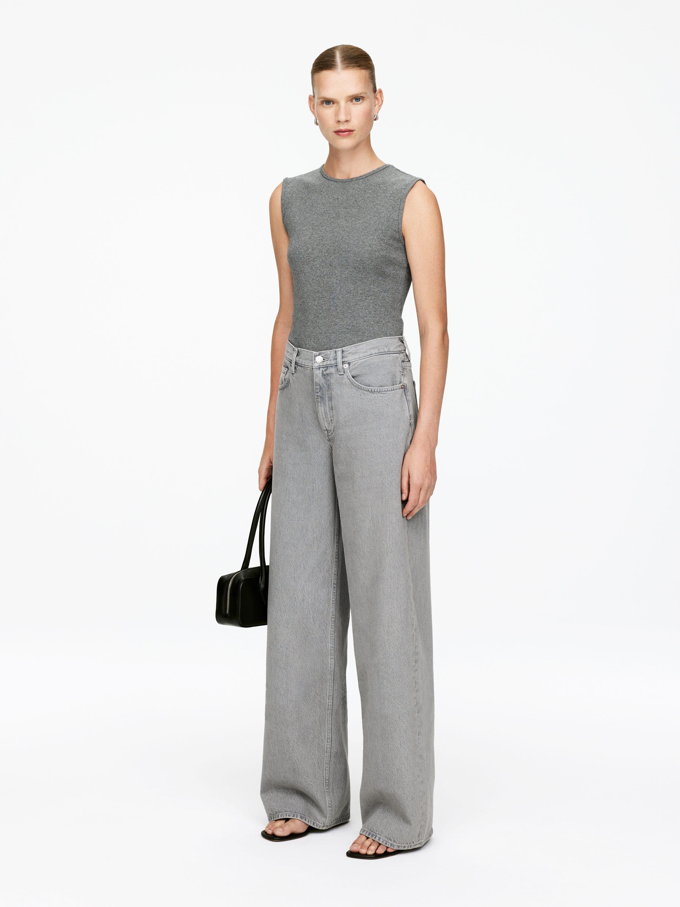 CLOUD Loose Wide Jeans - Grey - Relaxed fit - Women - StillMedia/Lookbook - 4