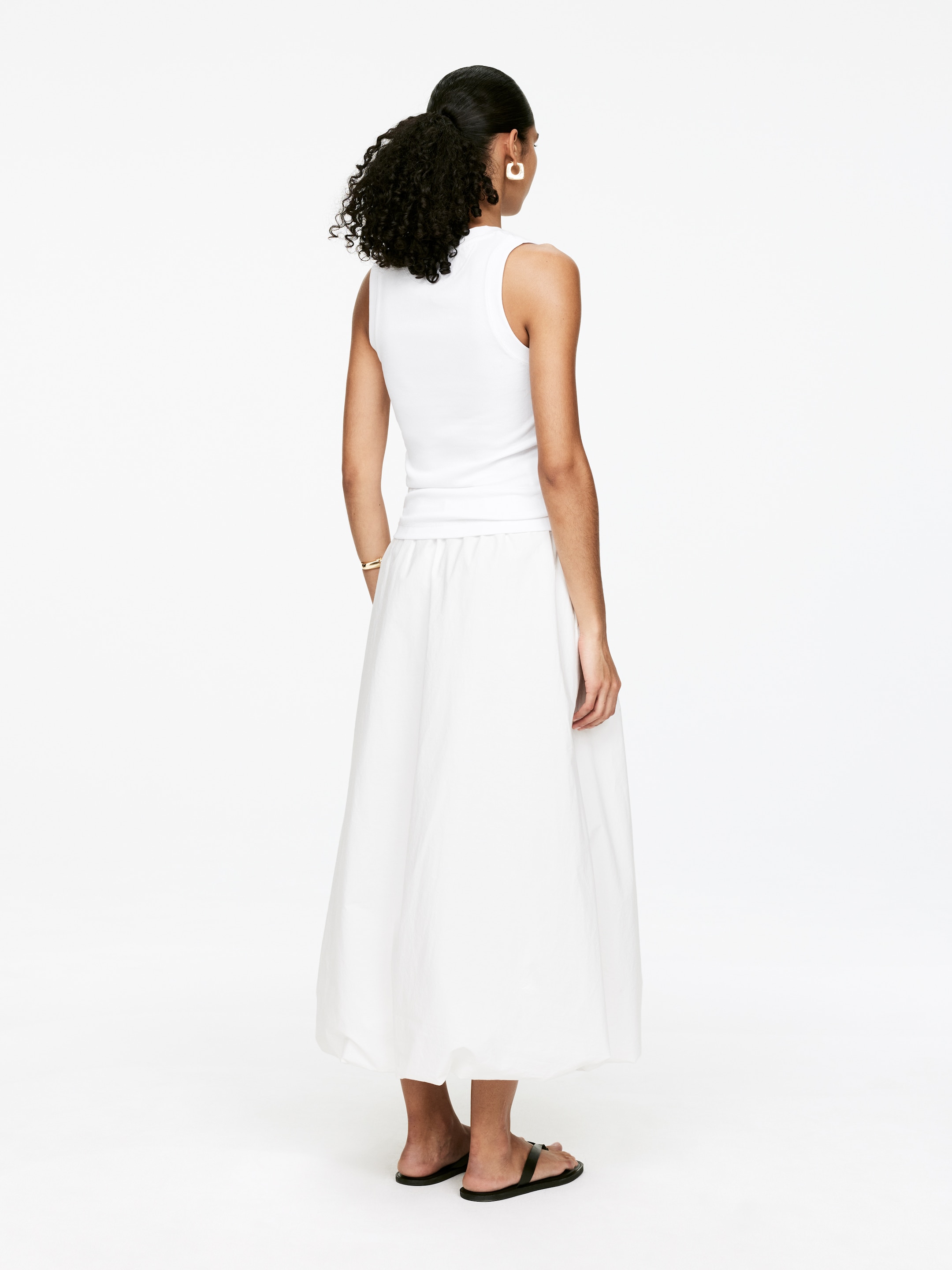Visa större bild: Ribbat linne - Vit - DAM | H&M SE 2