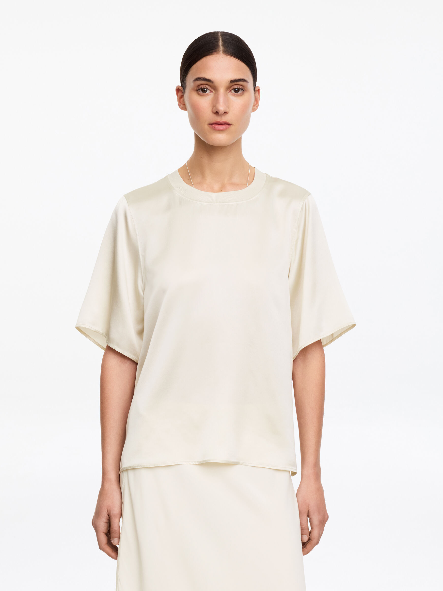 Silk Satin T-Shirt - Off White - Regular fit - Women - StillMedia/Lookbook - 2