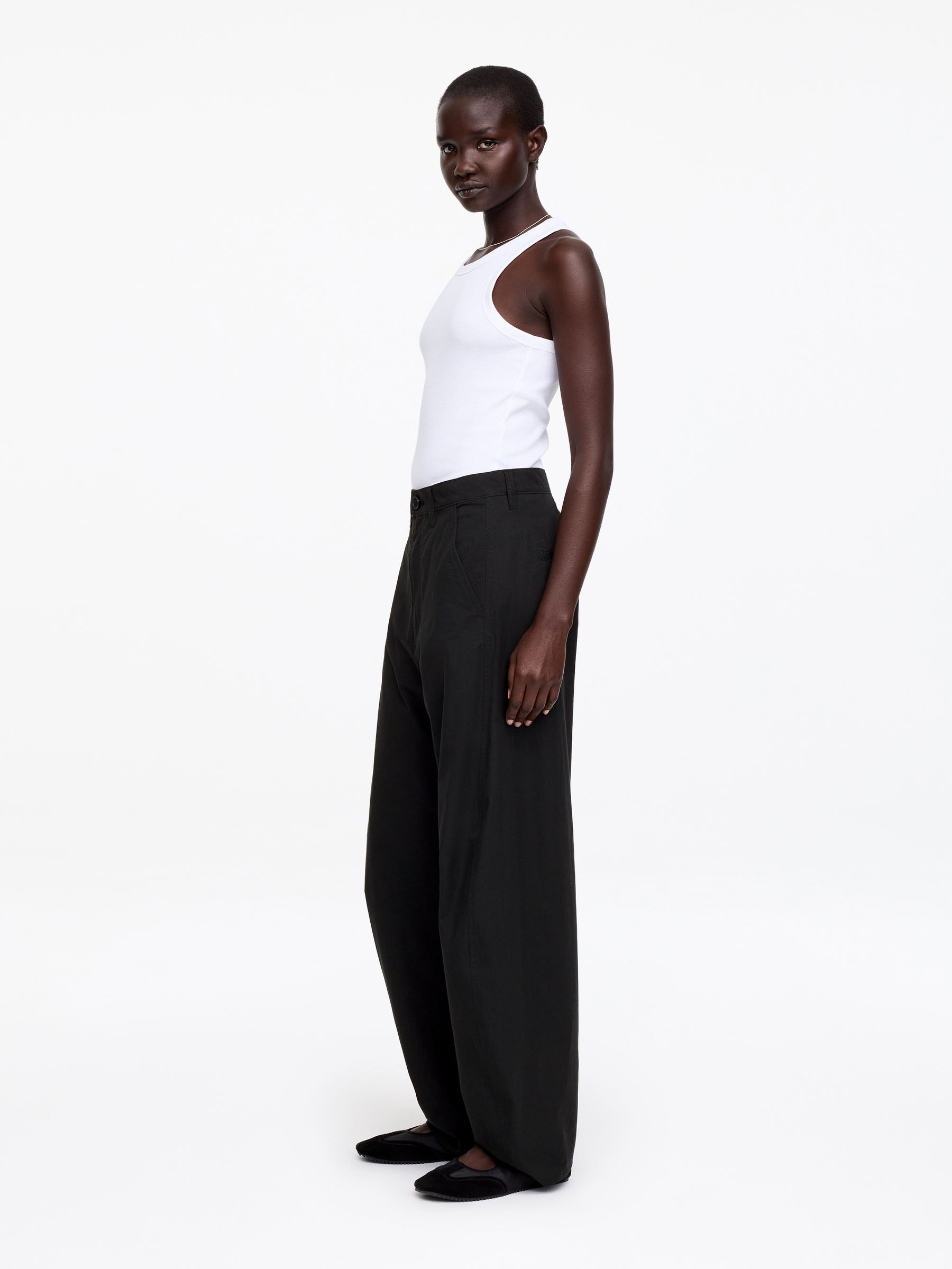 Barrel-Leg Trousers - Black - Loose fit - Women - StillMedia/Lookbook - 3