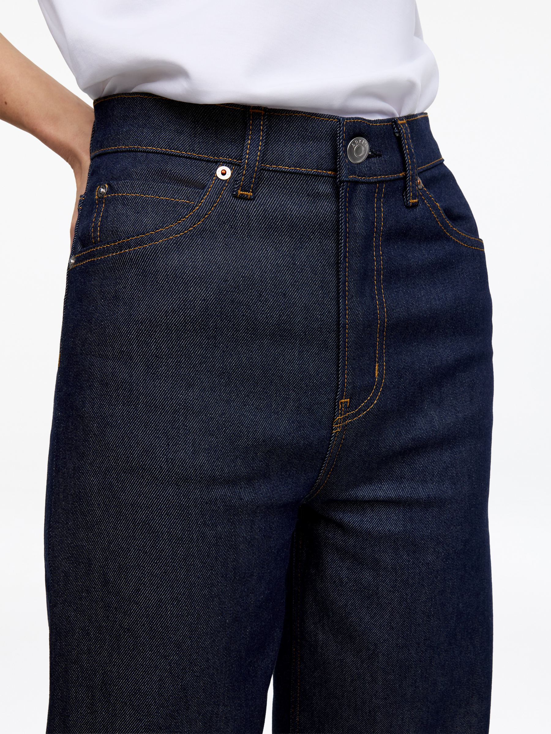 LUPINE Flared Jeans - Dark Blue - Women - StillMedia/Lookbook - 9