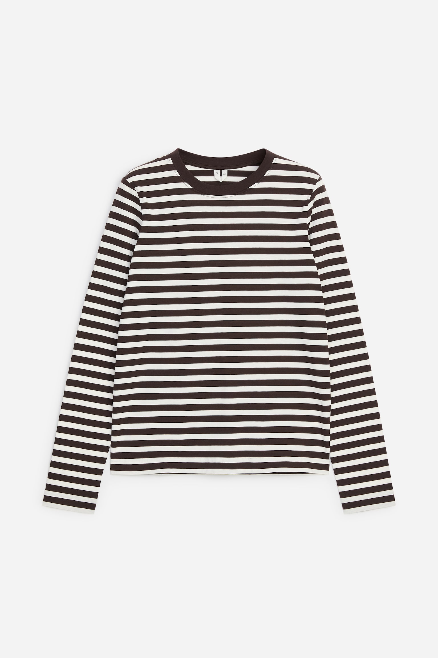Un t-shirt à manches longues est présenté en vue de face, avec des rayures horizontales marron foncé et blanches. Il est conçu avec un col rond côtelé et des manches longues sans poignets, offrant une coupe régulière. - 1