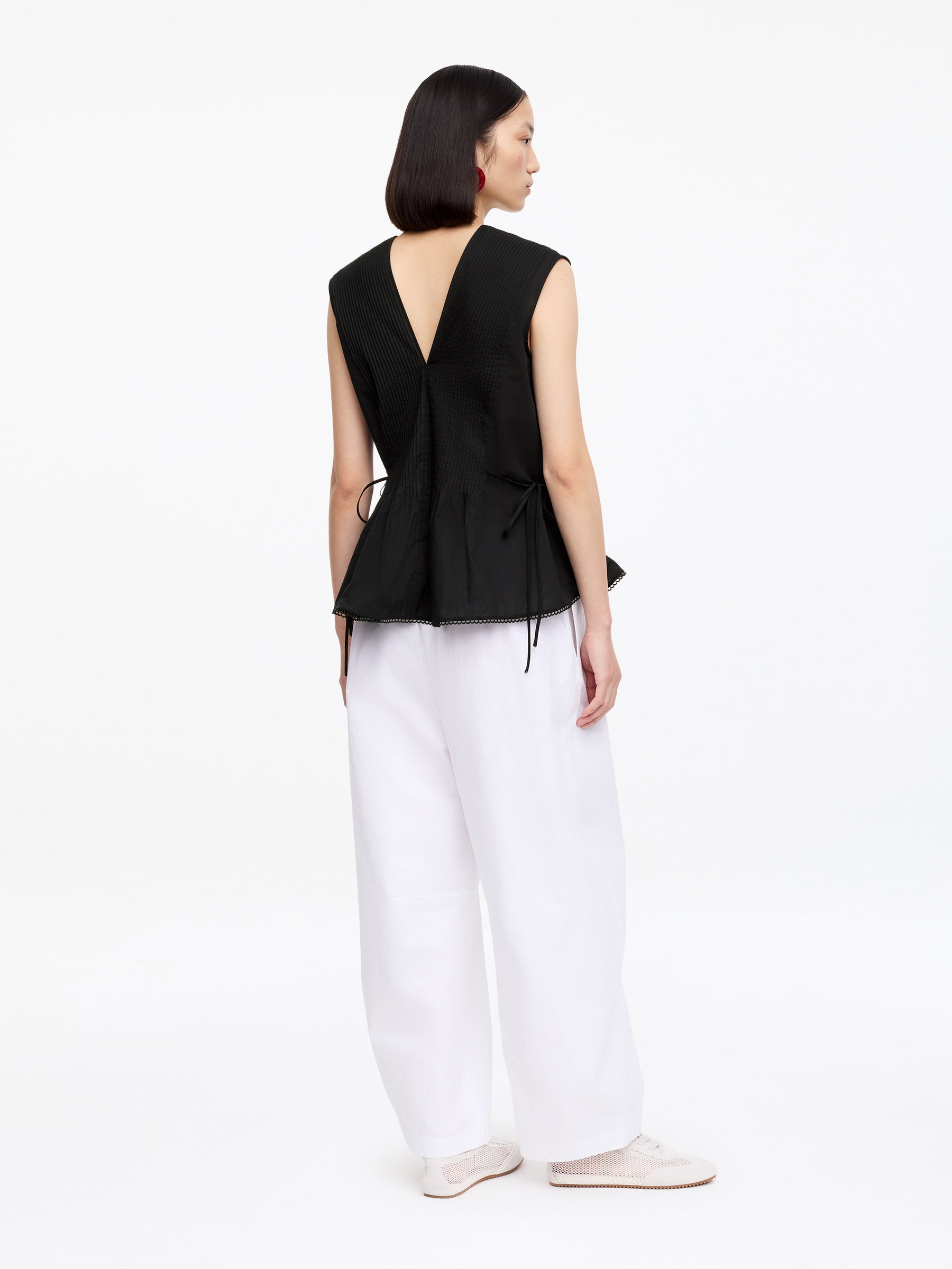 Pintuck Top - Black - Regular fit - Women - StillMedia/Lookbook - 3