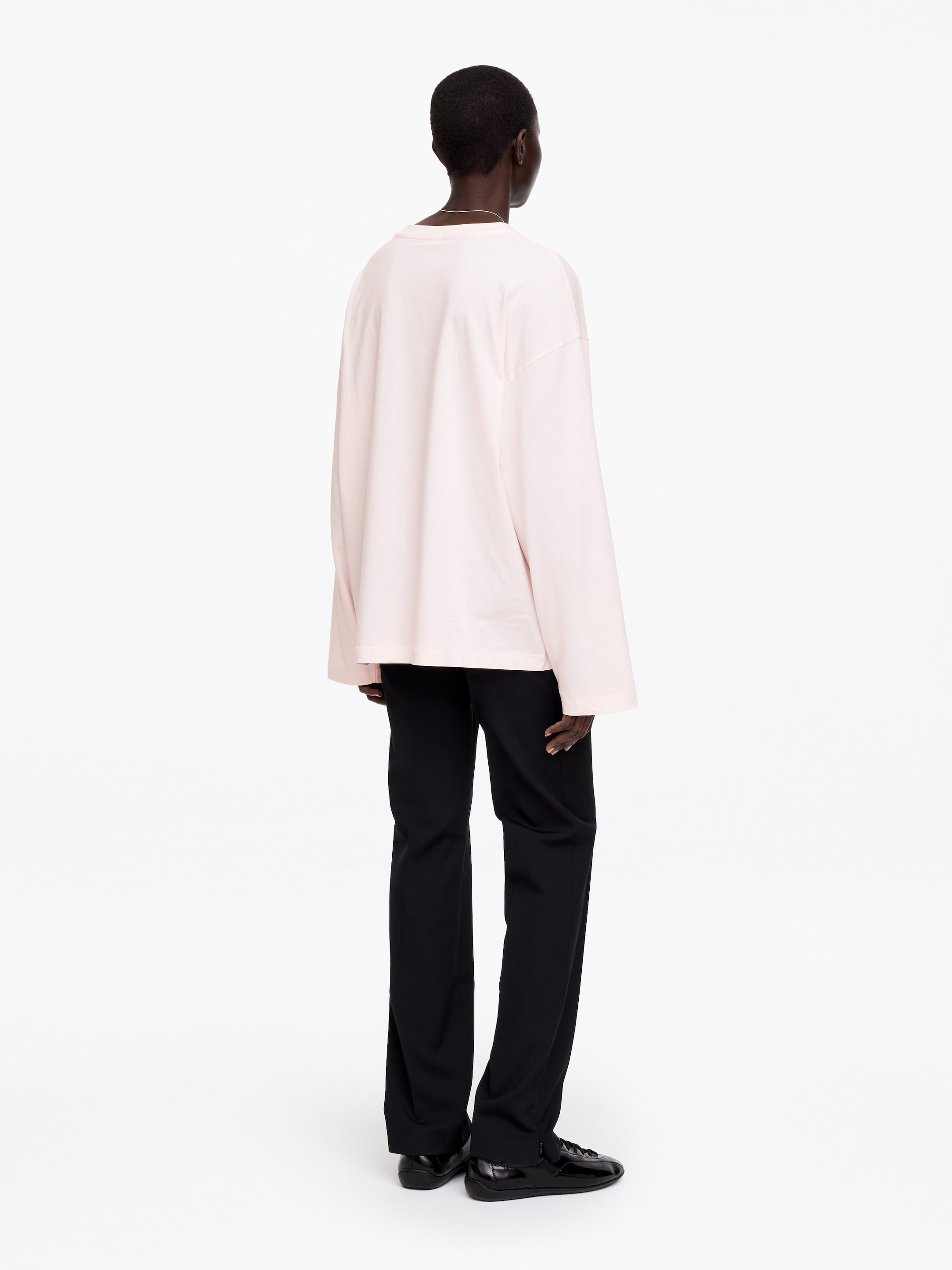 Relaxed V-Neck T-Shirt - Light Pink - Loose fit - Women - StillMedia/Lookbook - 5