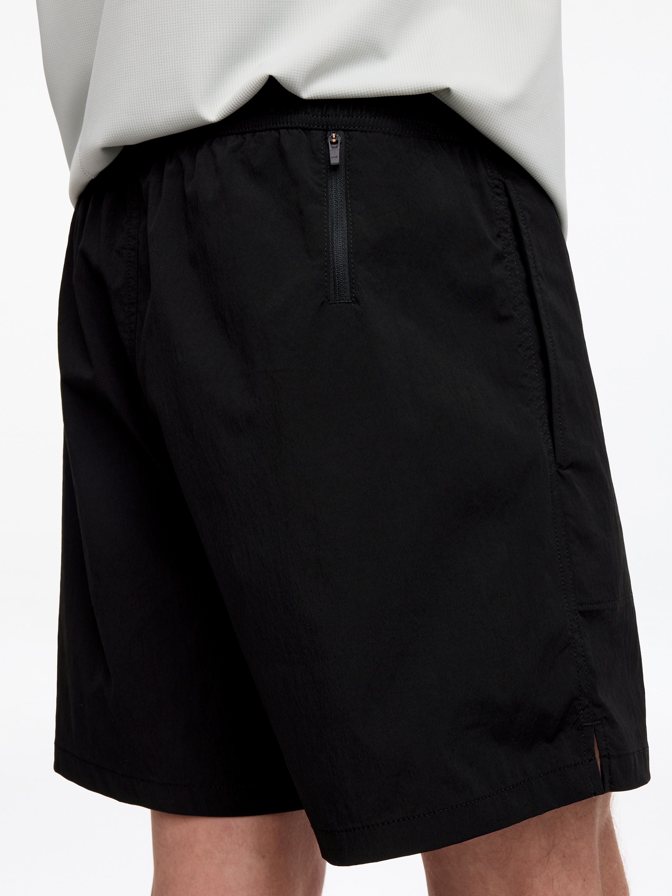 Pantalones cortos ligeros ARKET ACTIVE - Negro - Corte estándar - Men - StillMedia/Lookbook - 14