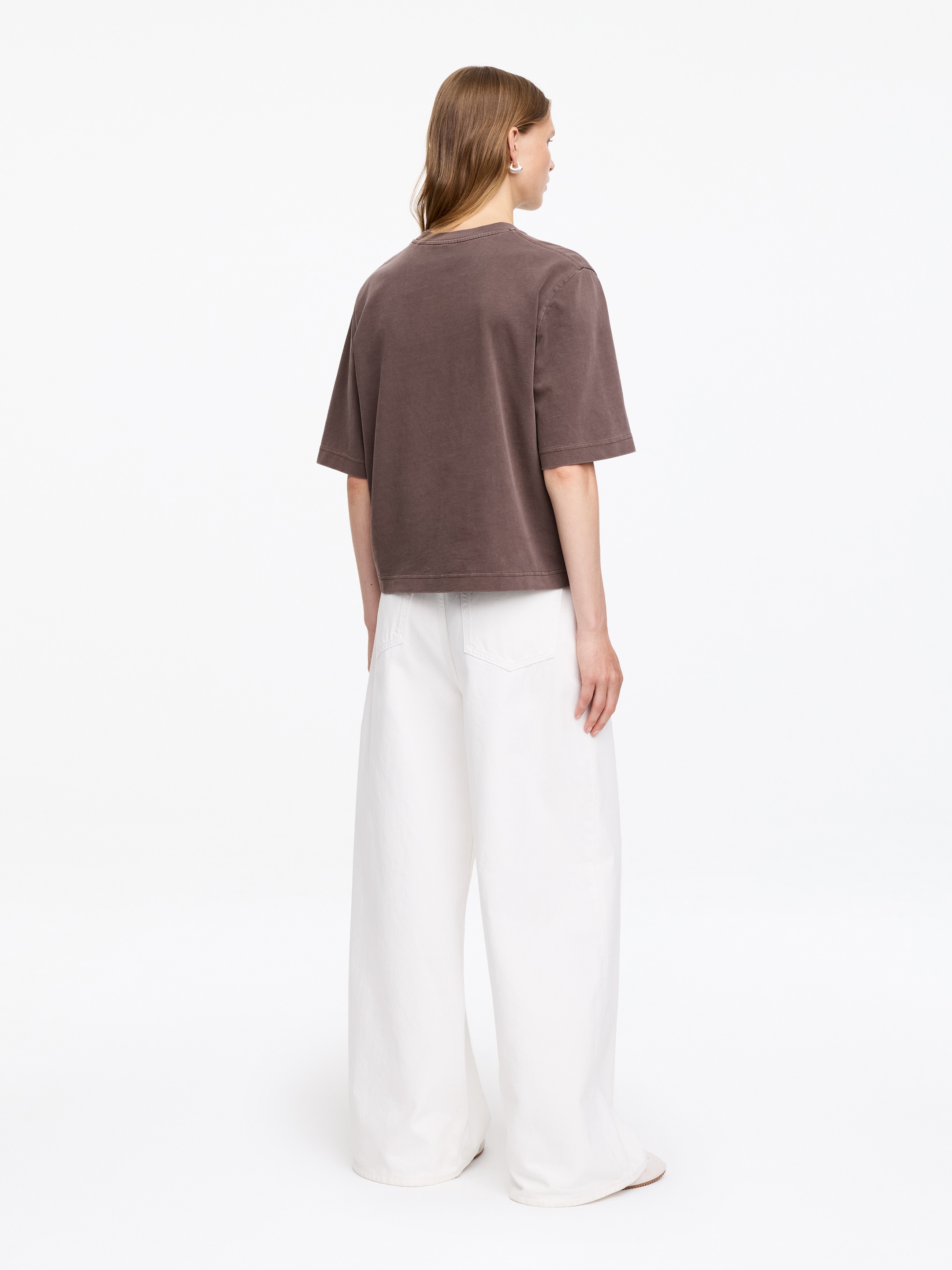Pudełkowy T-shirt Signature - Brązowy - Fason swobodny - Women - StillMedia/Lookbook - 3