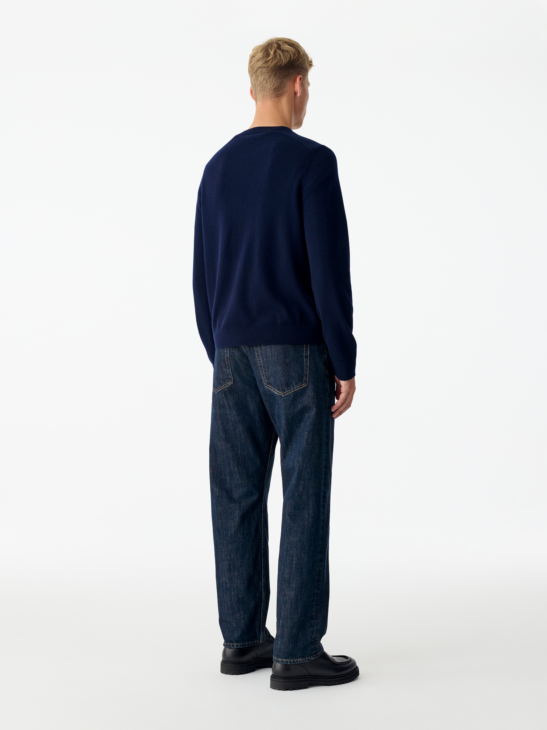 OCEAN Loose Jeans - Dark Blue - Loose fit - men - StillMedia/Lookbook - 5