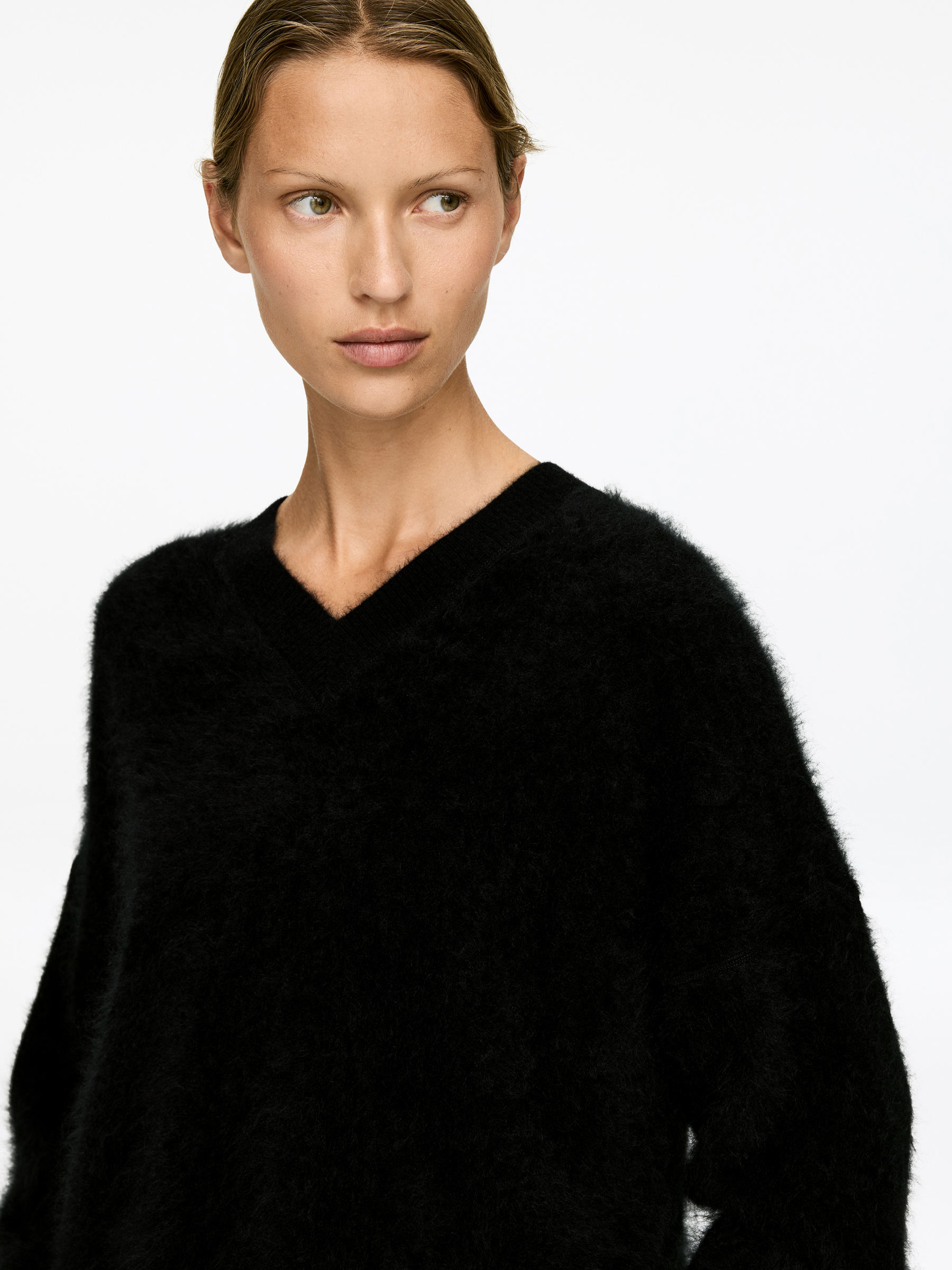 Pure Brushed-Cashmere Jumper - Black - Regular fit - Women - StillMedia/Lookbook - 4
