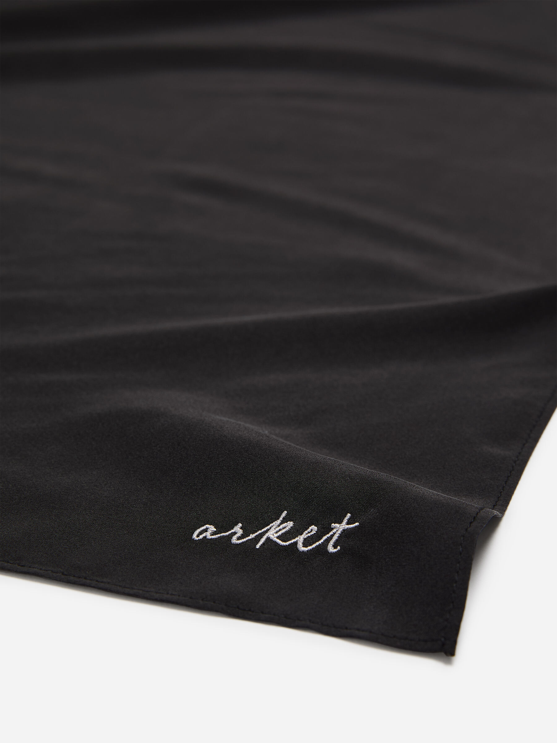 Silk Scarf - Black - Men - StillMedia/DescriptiveDetail - 2