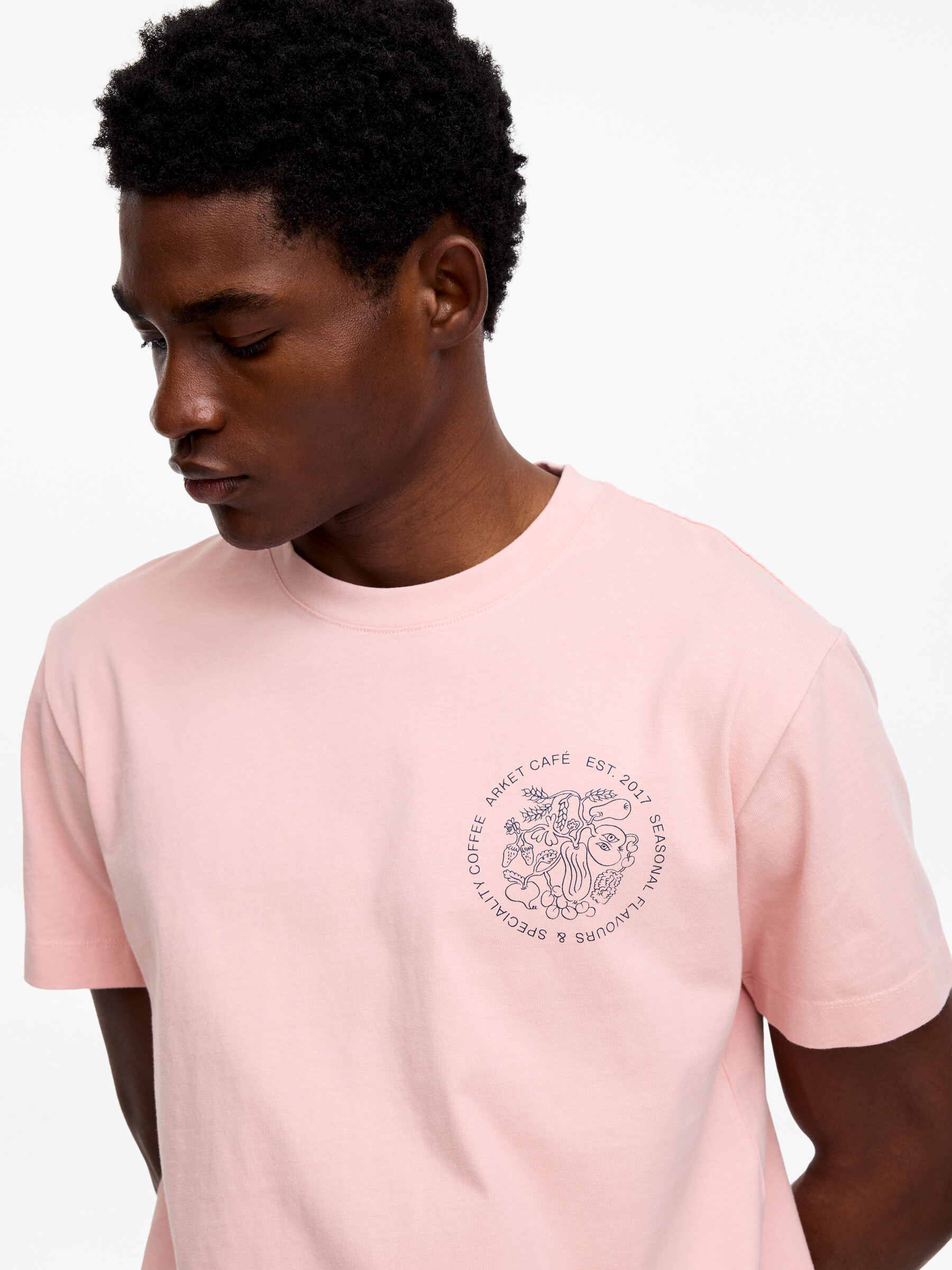 ARKET CAFÉ Printed T-Shirt - Pink - Loose fit - Café - StillMedia/Lookbook - 4