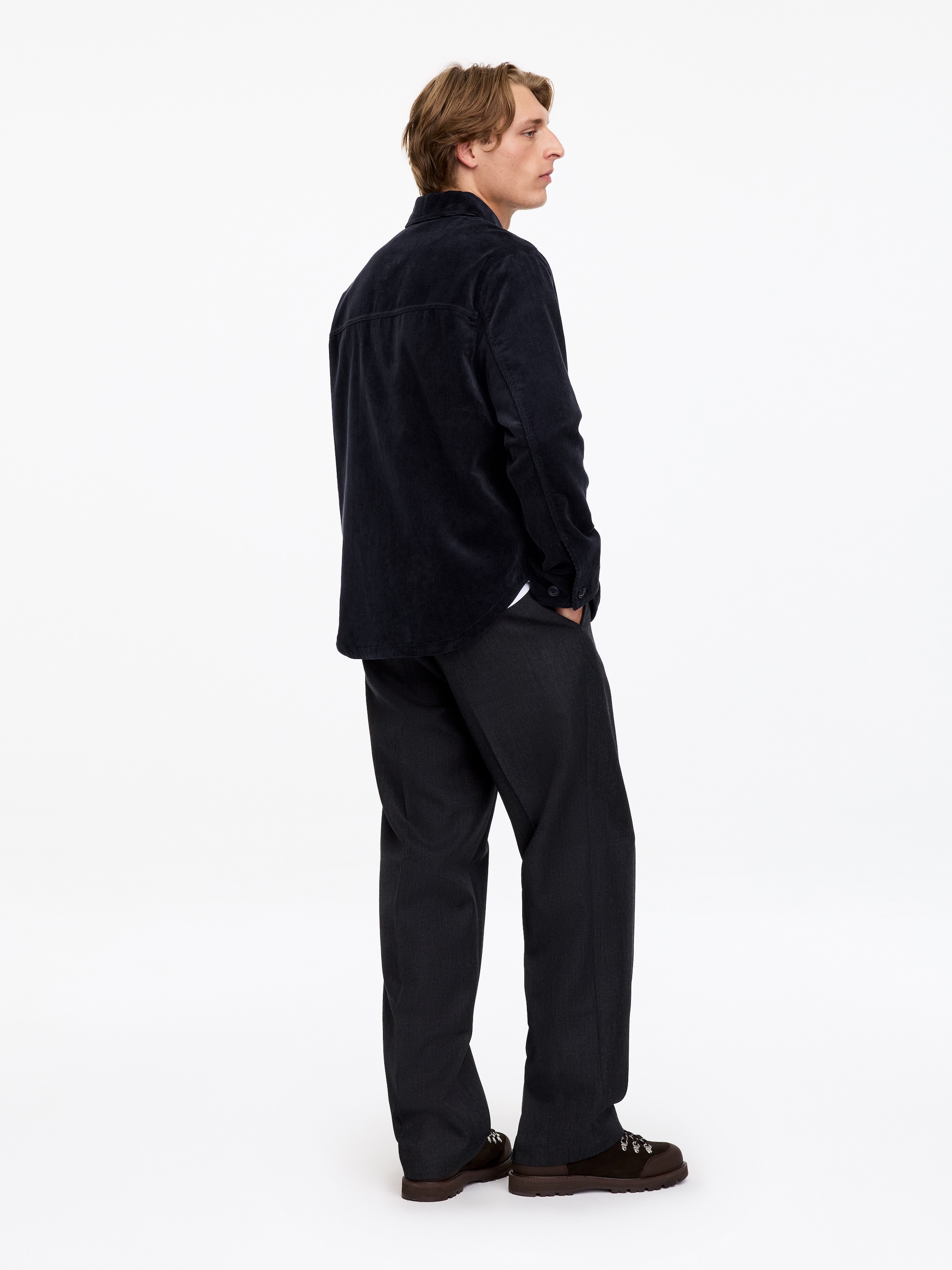 Needlecord Overshirt - Dark Navy - Regular fit - men - StillMedia/Lookbook - 6