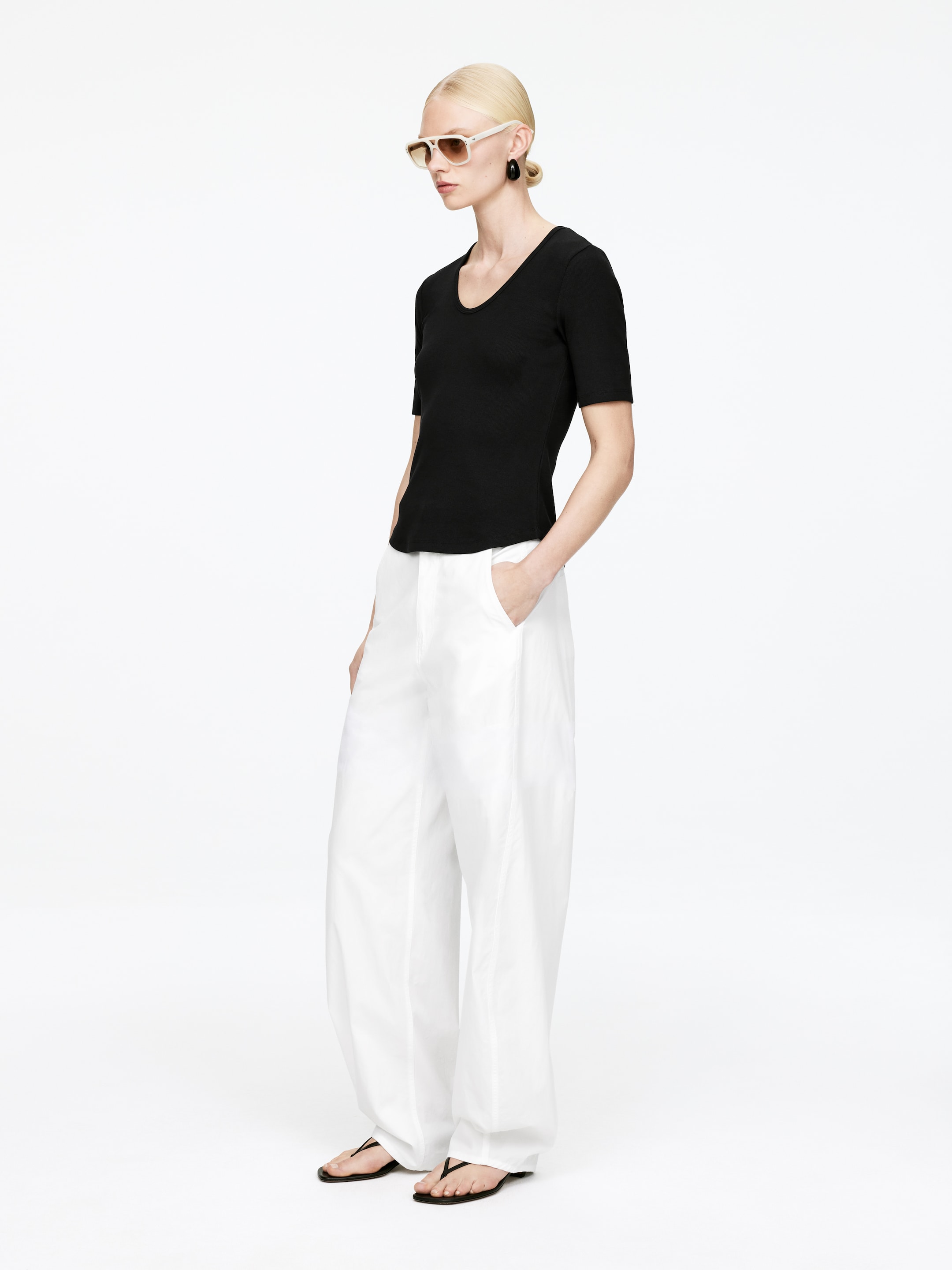 Se større billede: Ribbet T-shirt - Sort - DAME | H&M DK 2