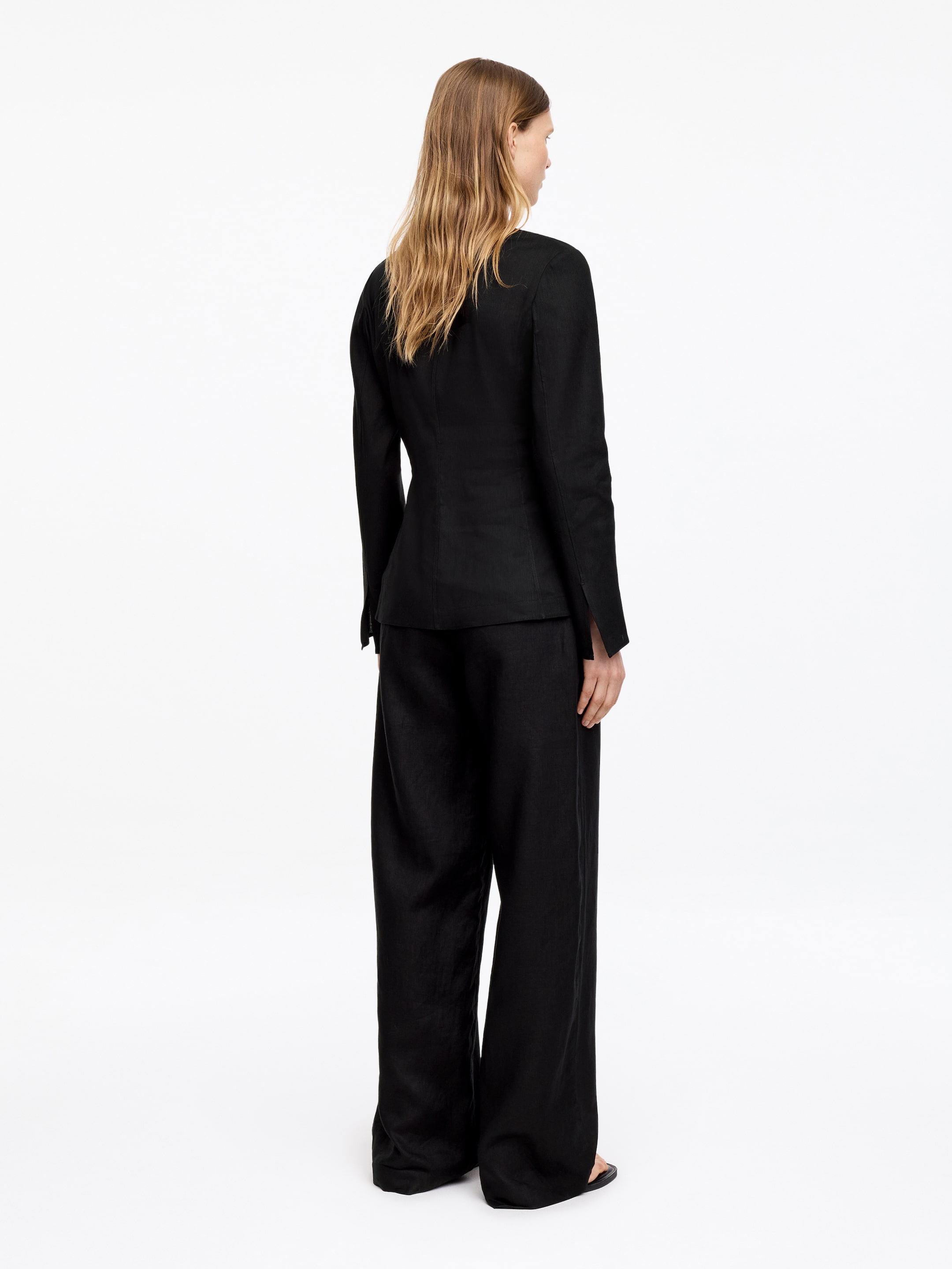Blusa cruzada en mezcla de lino - Negro - Corte estándar - Women - StillMedia/Lookbook - 5