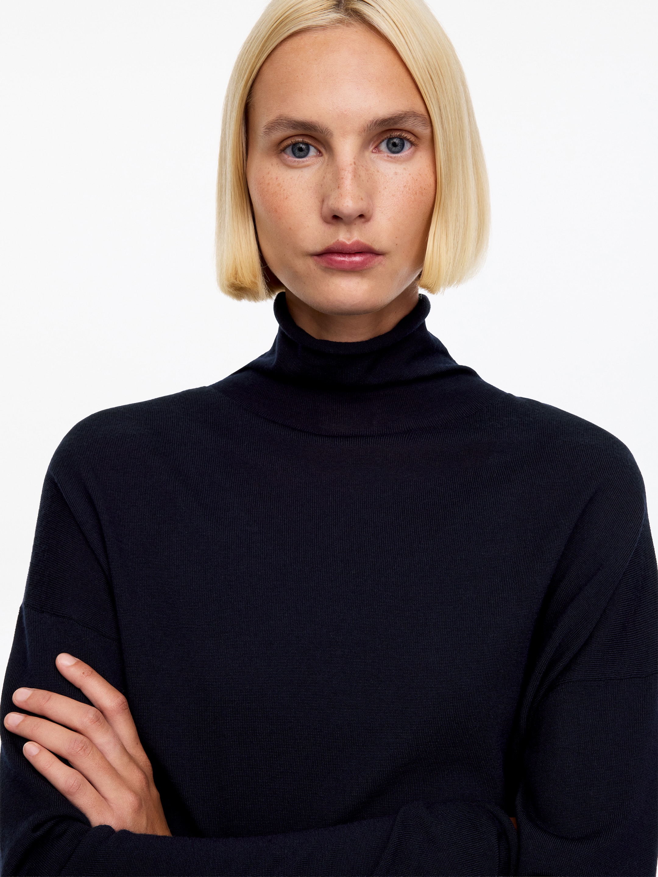 Rollkragenpullover aus Merinowolle - Blau - Loose Fit - women - StillMedia/Lookbook - 10