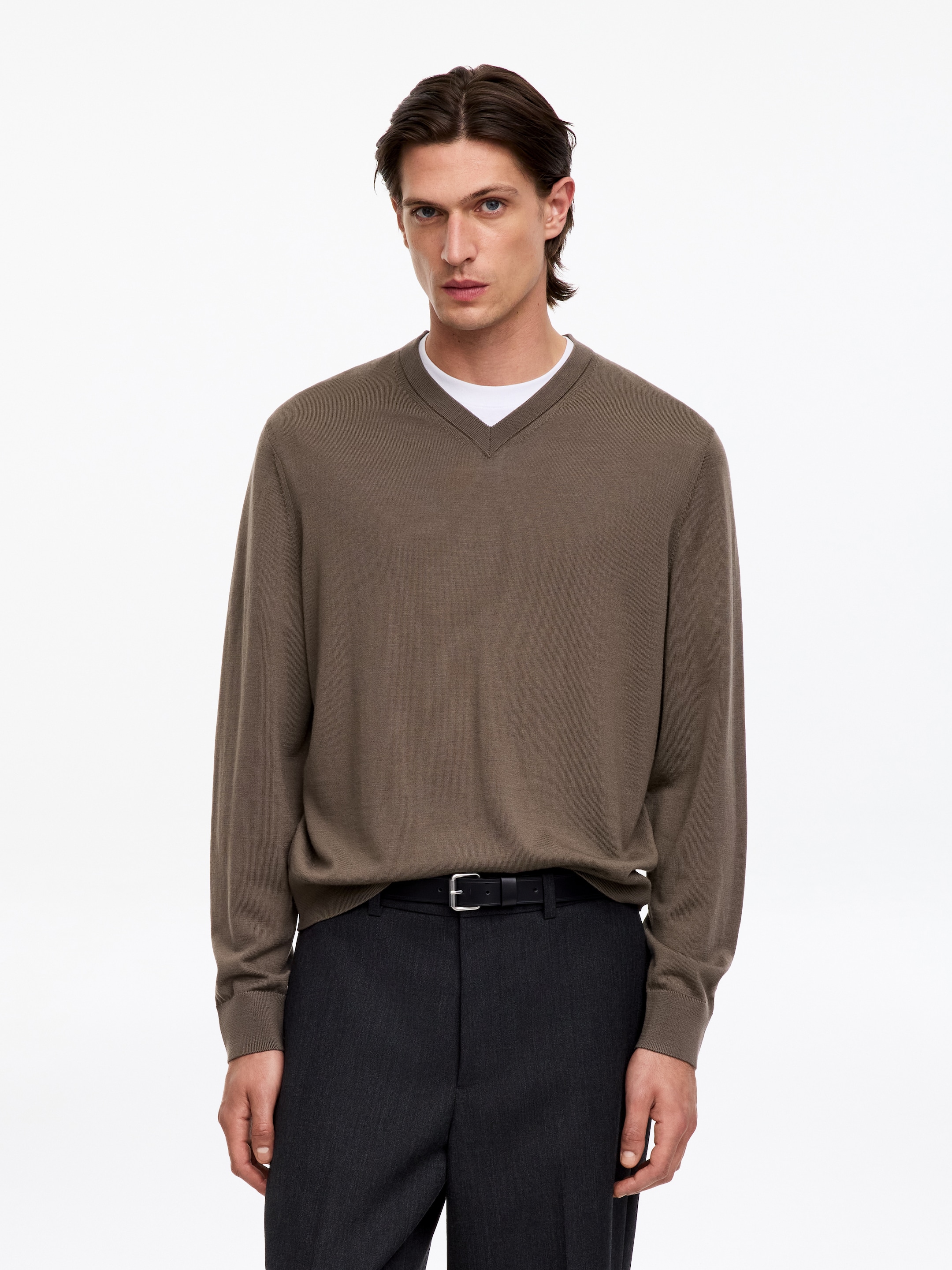 Maglione in lana merino con scollo a V-Beige-20377