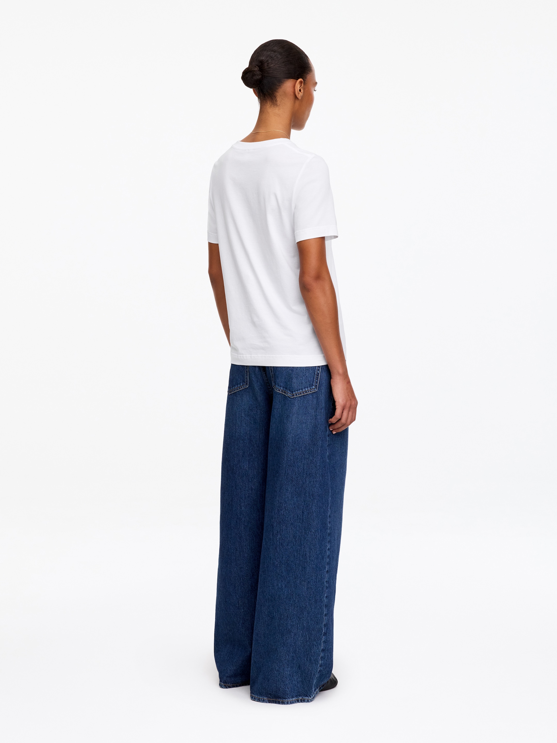 Signature Short-Sleeve T-Shirt - White - Regular fit - women - StillMedia/Lookbook - 73
