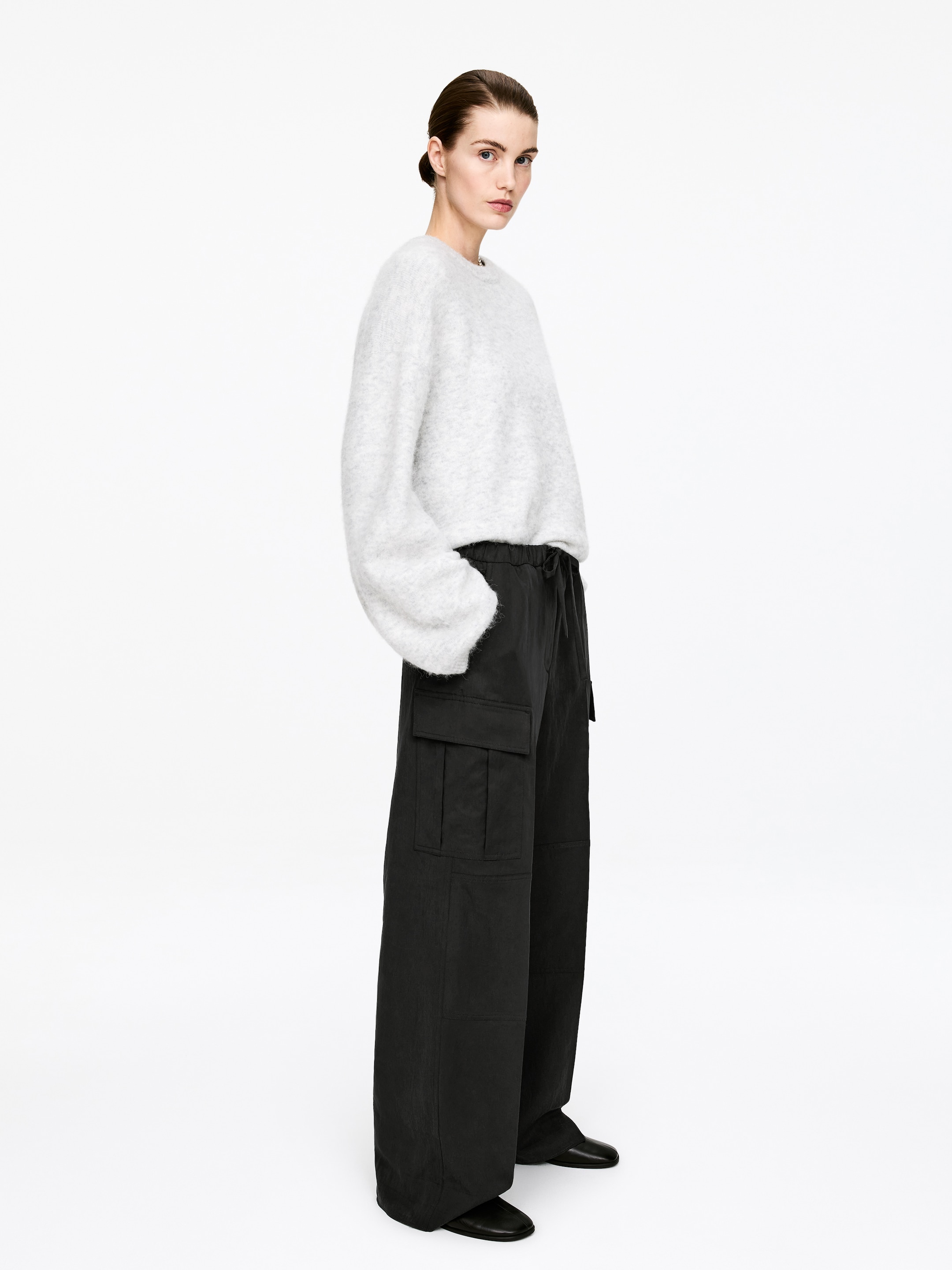 Fluid Cargo Trousers - Black - Loose fit - Women - StillMedia/Lookbook - 5