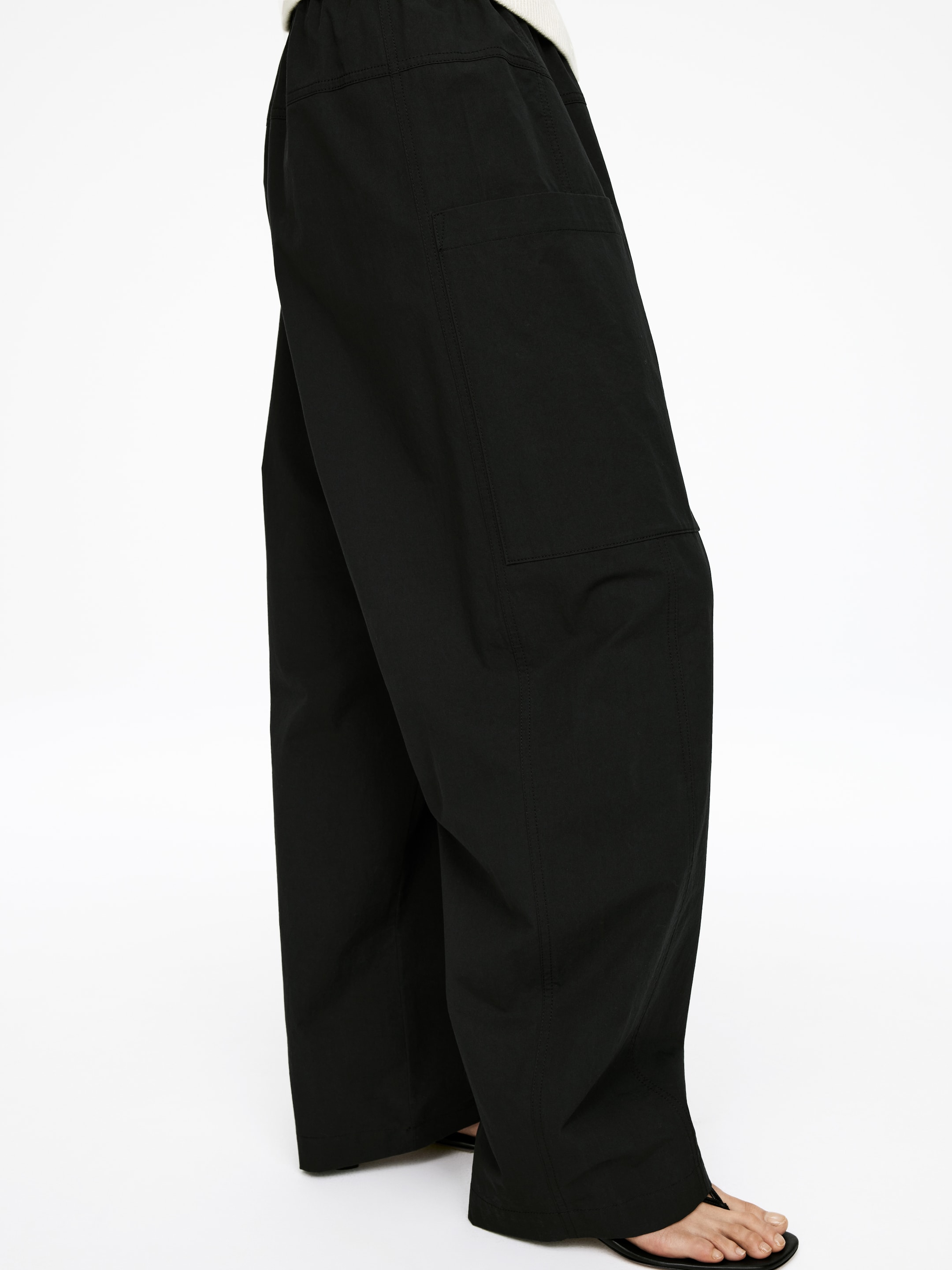 Grotere afbeelding bekijken: Broek met barrel-pijpen - Zwart - DAMES | H&M NL 4
