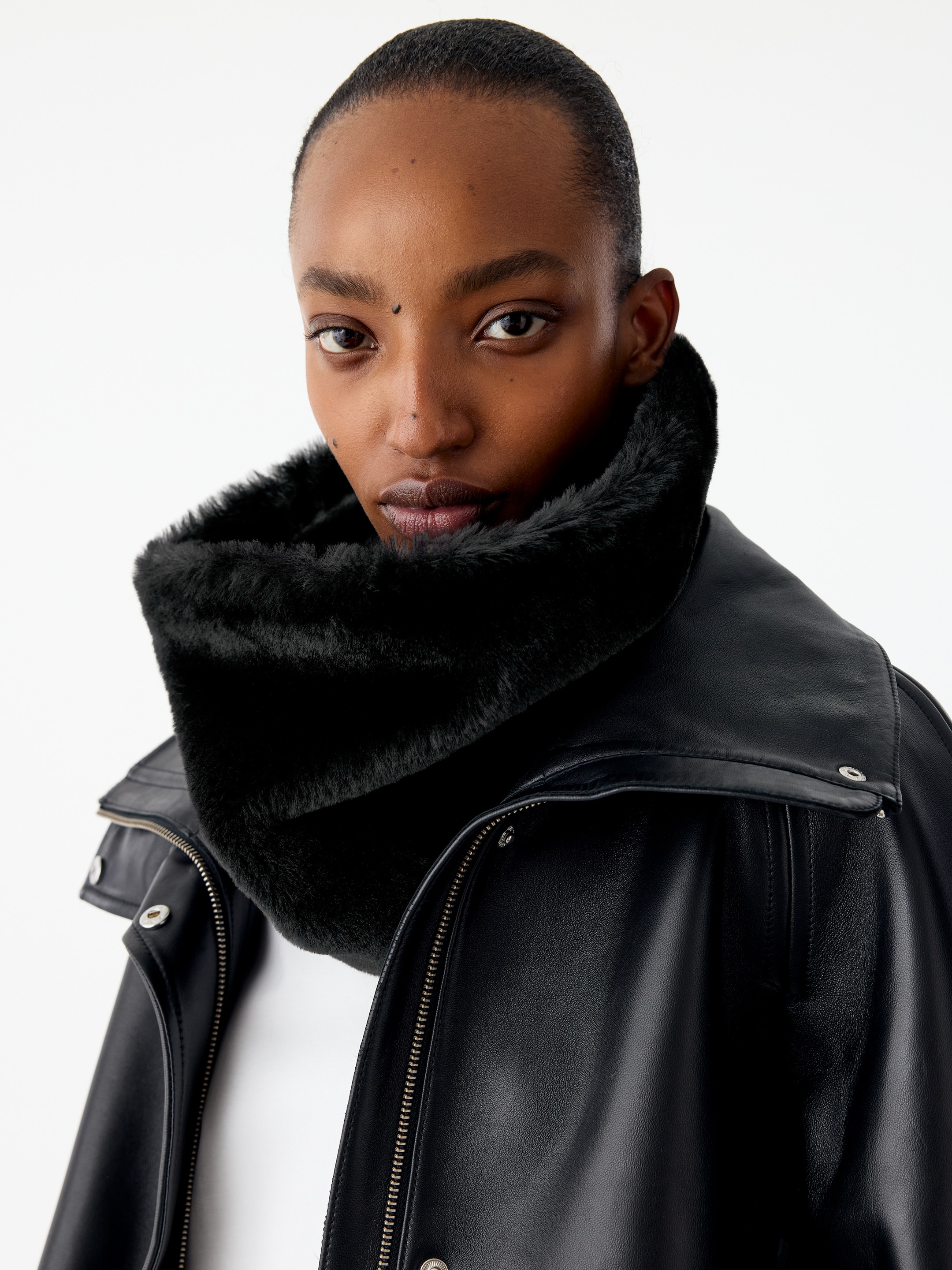 Cuello de borreguito-Black-21040