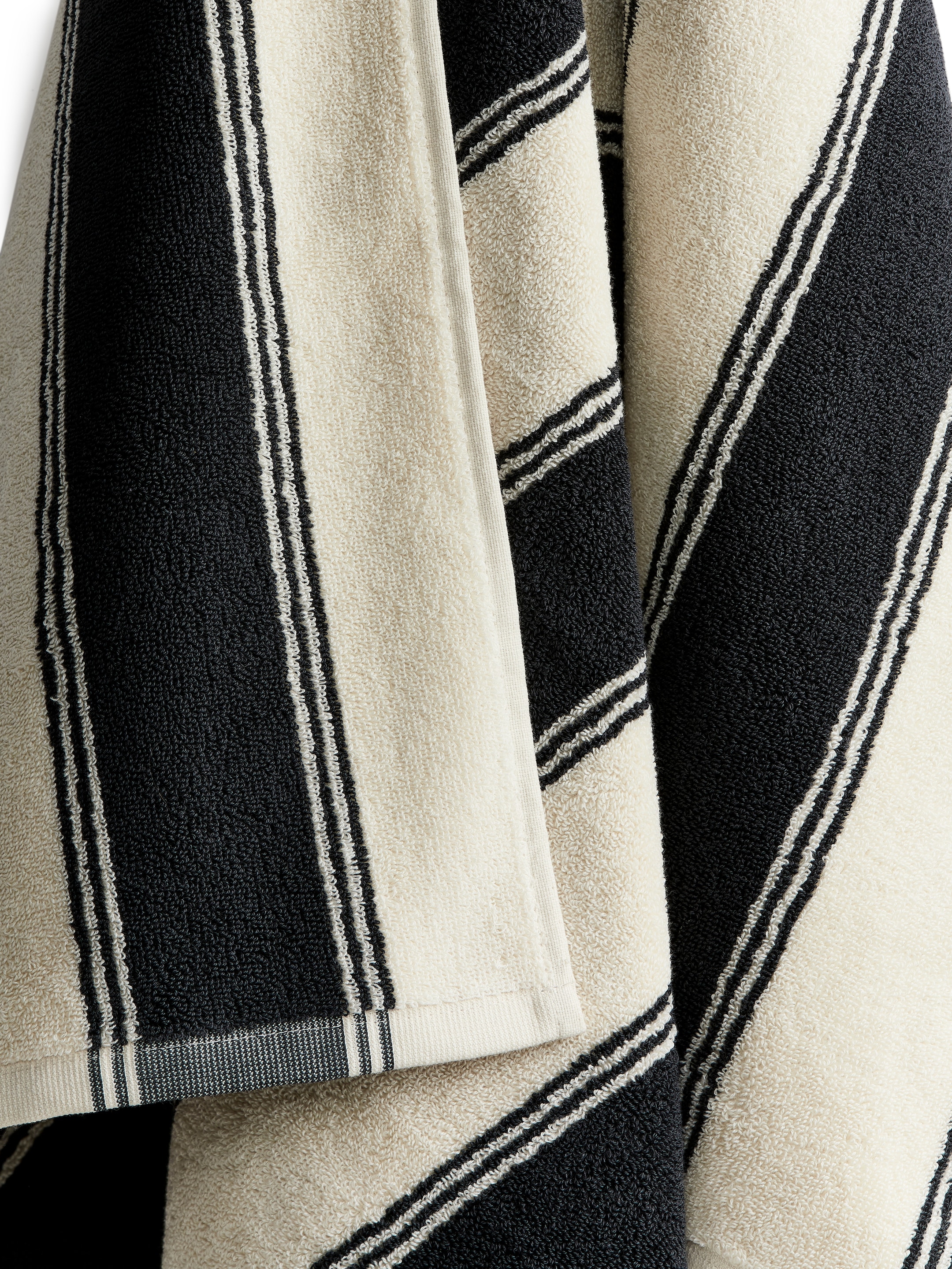 Grösseres Bild ansehen: Badetuch 80 x 165 cm - Dunkelgrau/Cremeweiß - HOME | H&M CH 2