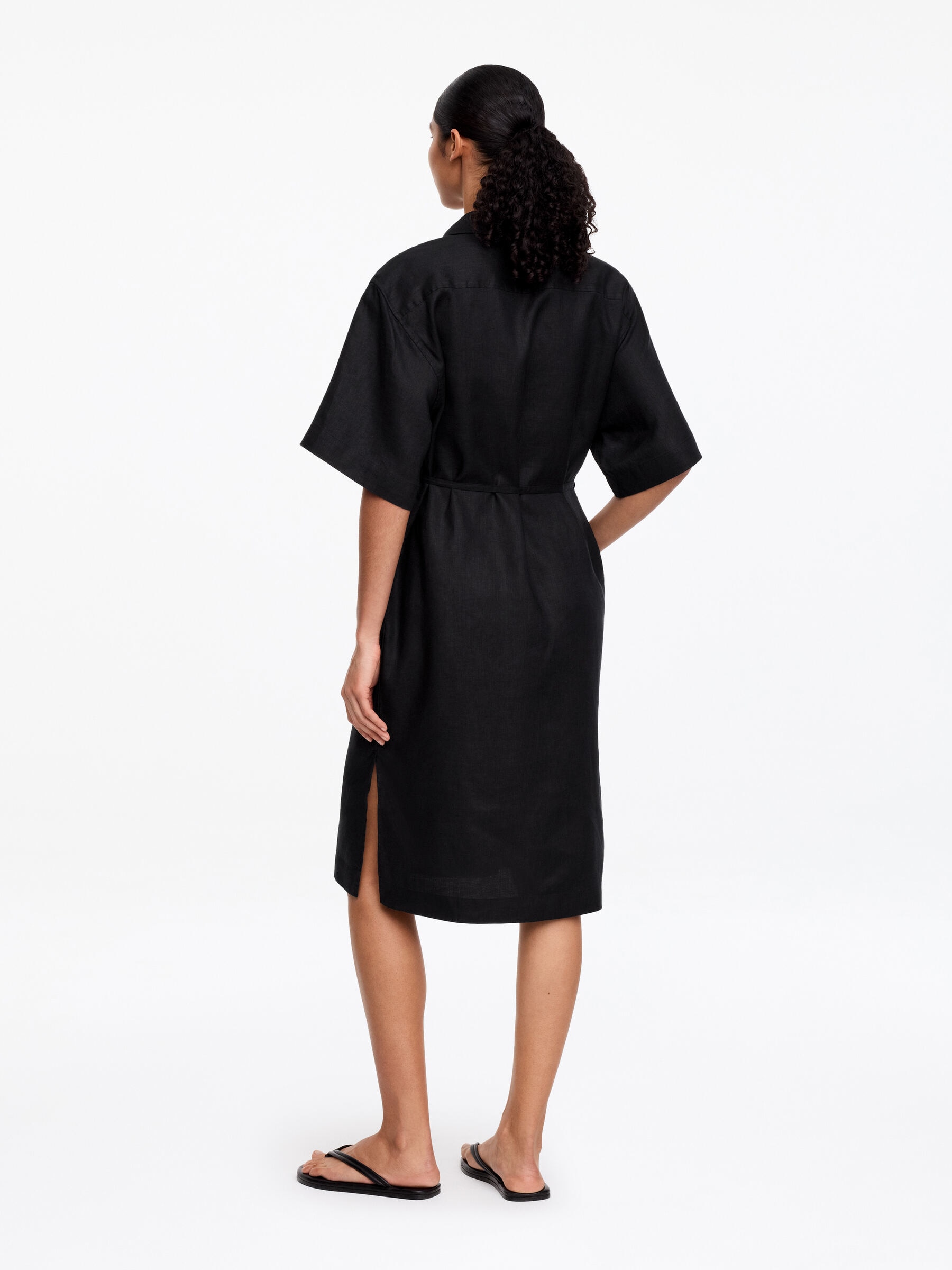 Vestido camisero de lino - Negro - Corte estándar - Women - StillMedia/Lookbook - 8