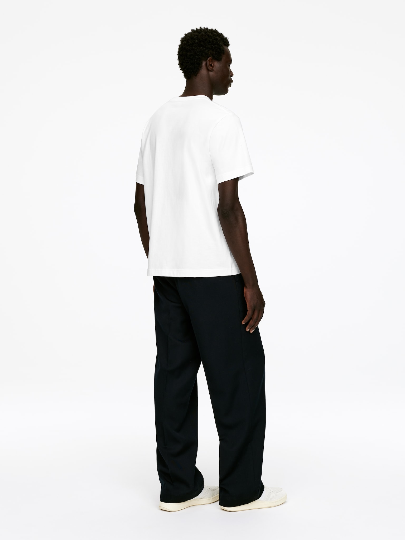 T-shirt décontracté 220 GSM - Blanc/Vert kaki/Marron foncé/Noir/Blanc cassé/Bleu foncé/Gris clair chiné/Vert foncé/Vert forêt foncé - 6