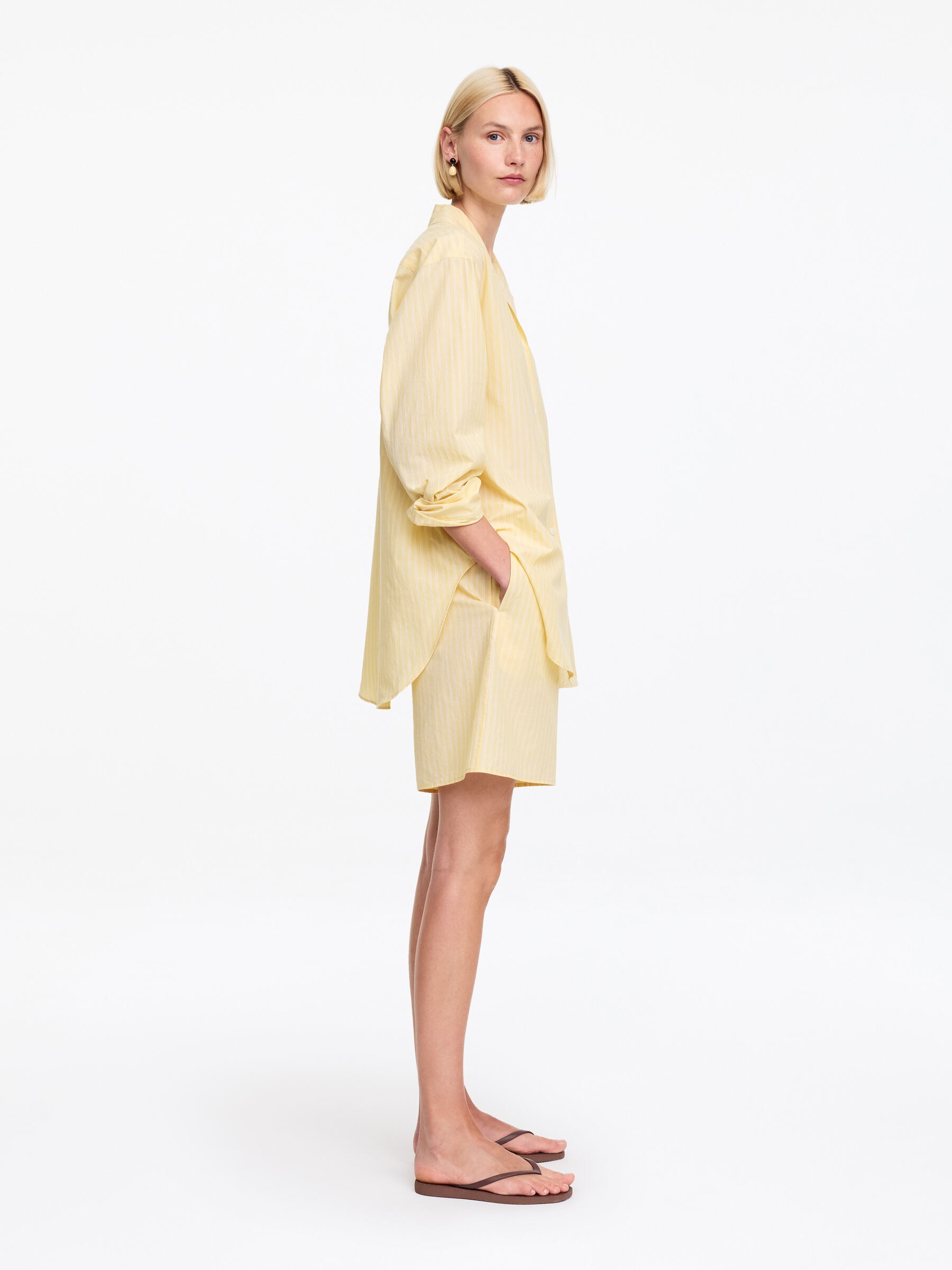 Cotton shorts - Yellow - Relaxed fit - Women - StillMedia/Lookbook - 4