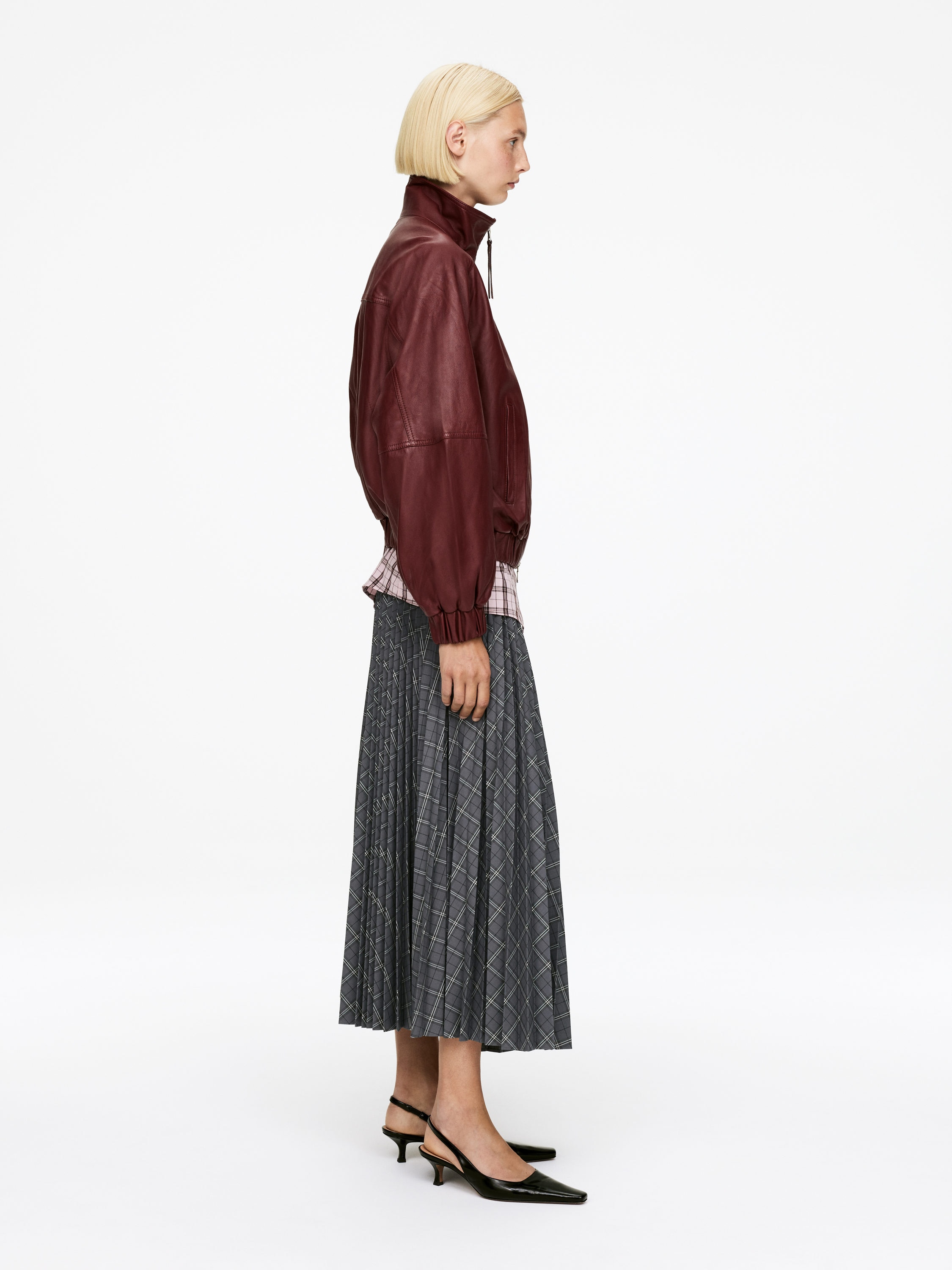Pleated Skirt - Grey/Checkered - Regular fit - Women - StillMedia/Lookbook - 3