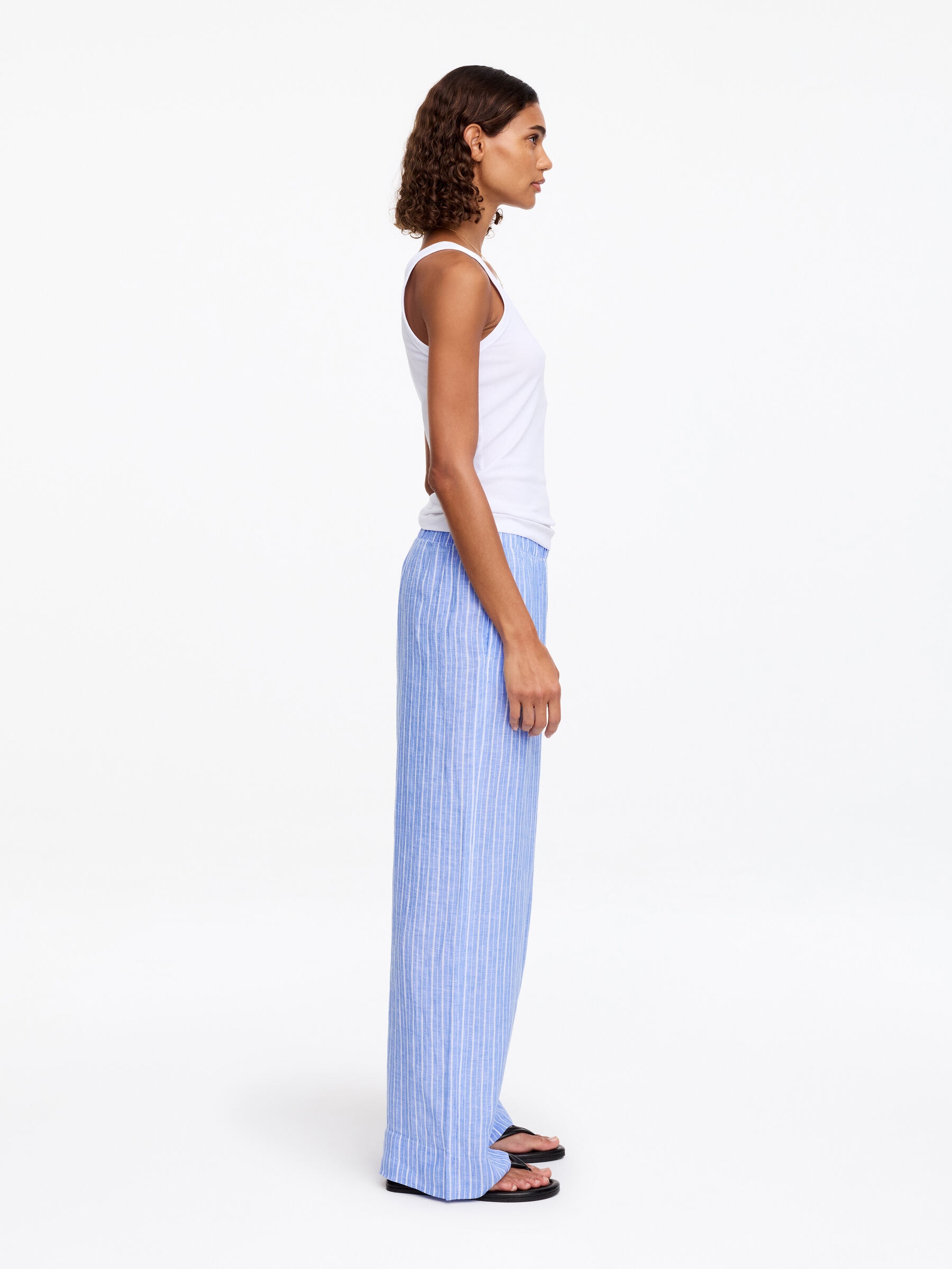 Linen Trousers - Blue/White - Relaxed fit - Women - StillMedia/Lookbook - 11