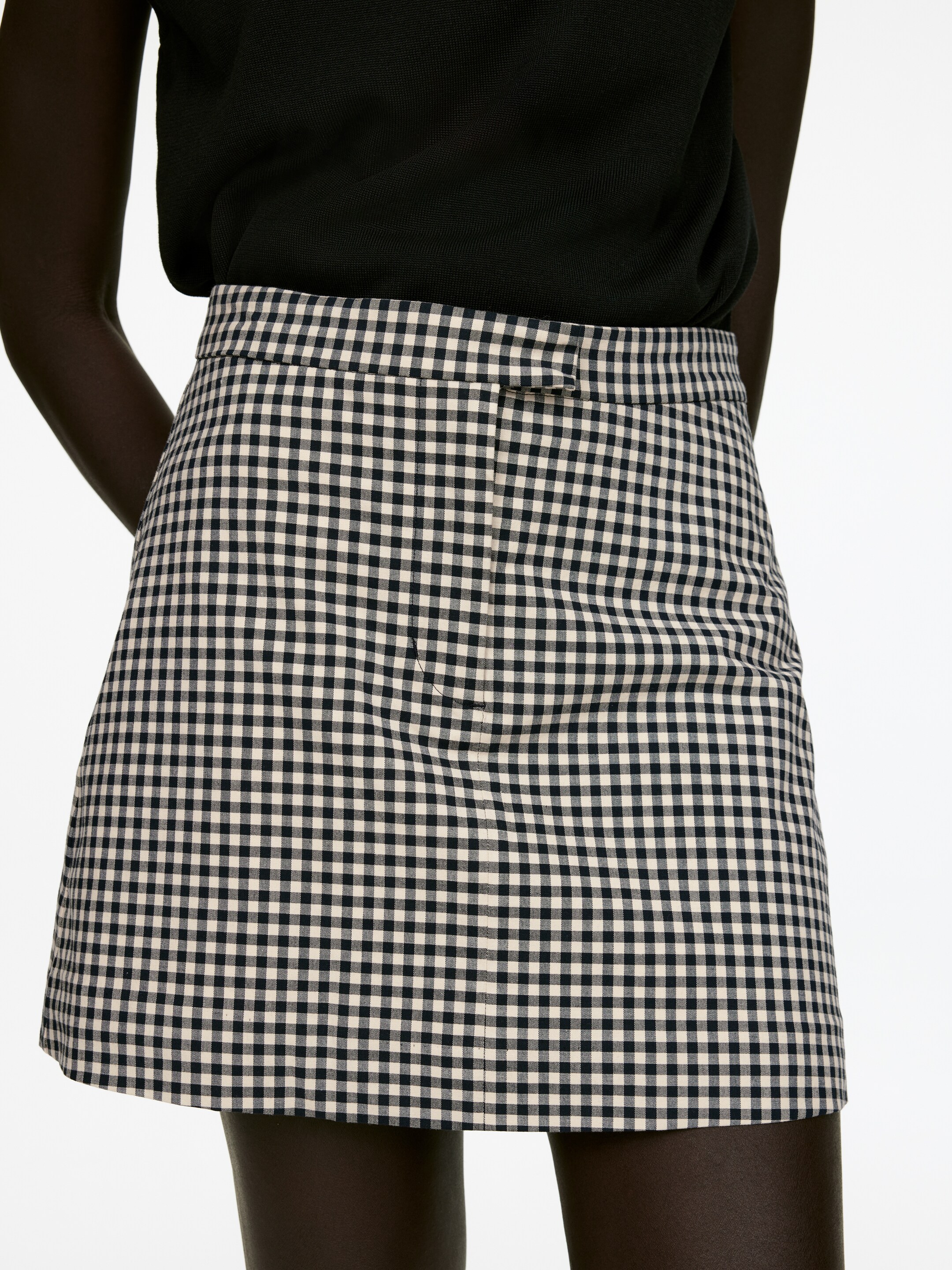 Vezi imaginea mai mare: Fustă mini cu model gingham - Albastru închis/Bej - FEMEI | H&M RO 2