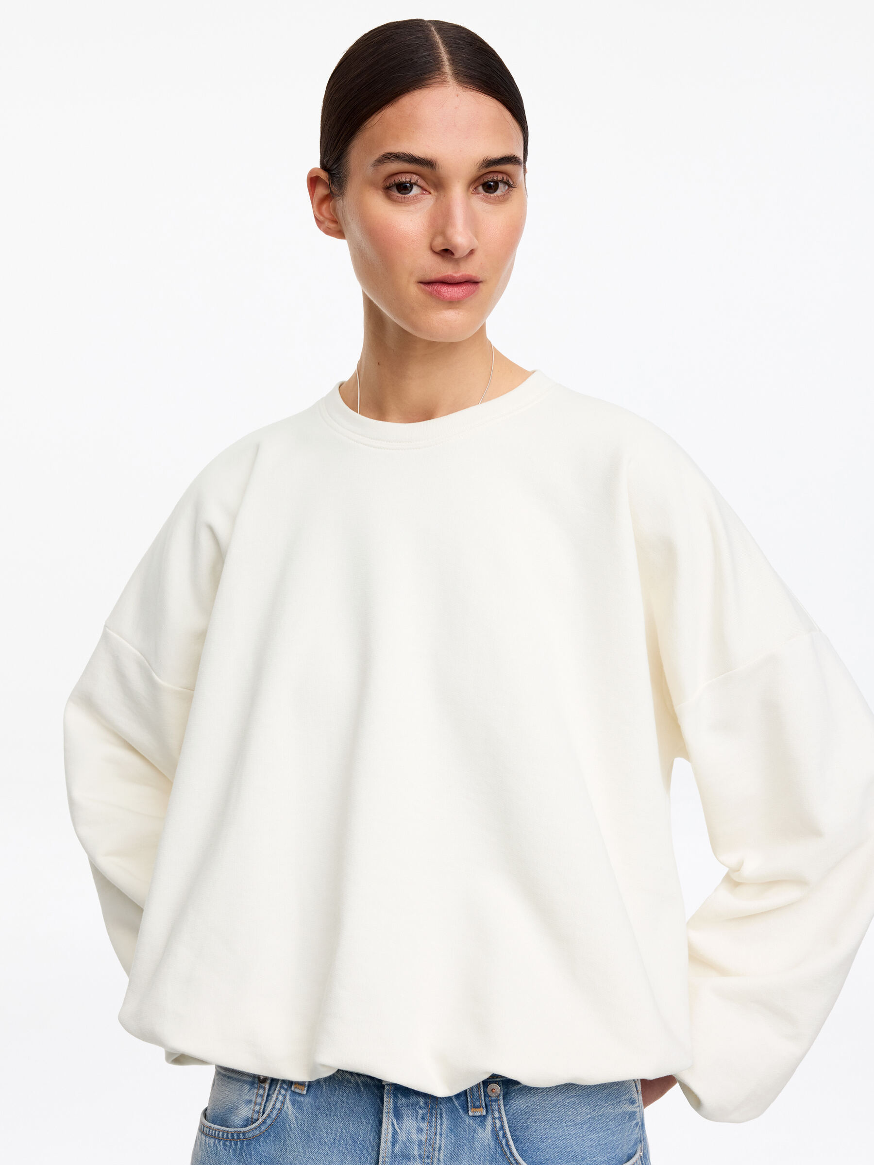 Balloon Sweatshirt - Off White - Regular fit - Women - StillMedia/Lookbook - 5