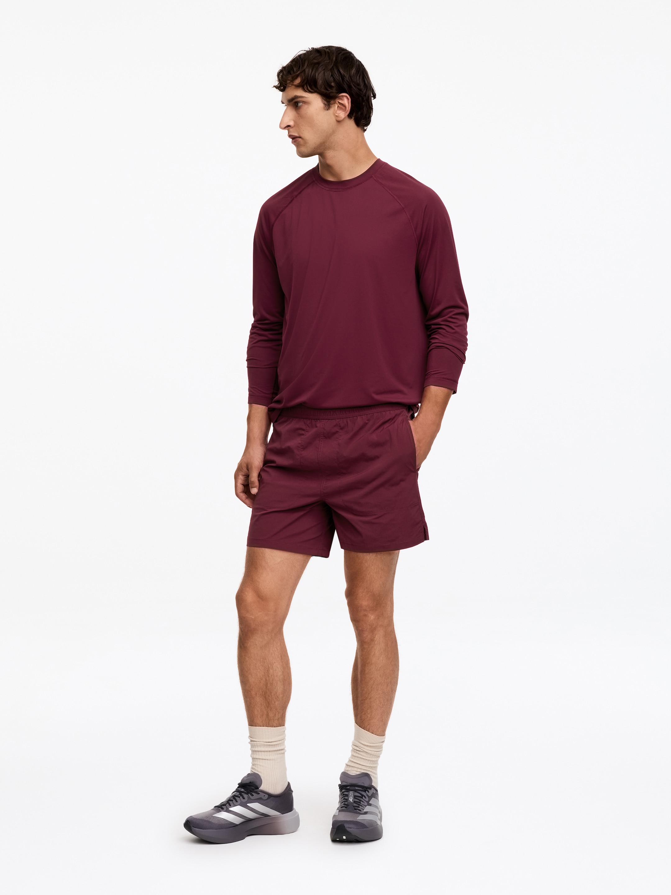 ARKET ACTIVE leichte Shorts - Dunkelrot - Regular Fit - Herren - StillMedia/Lookbook - 6