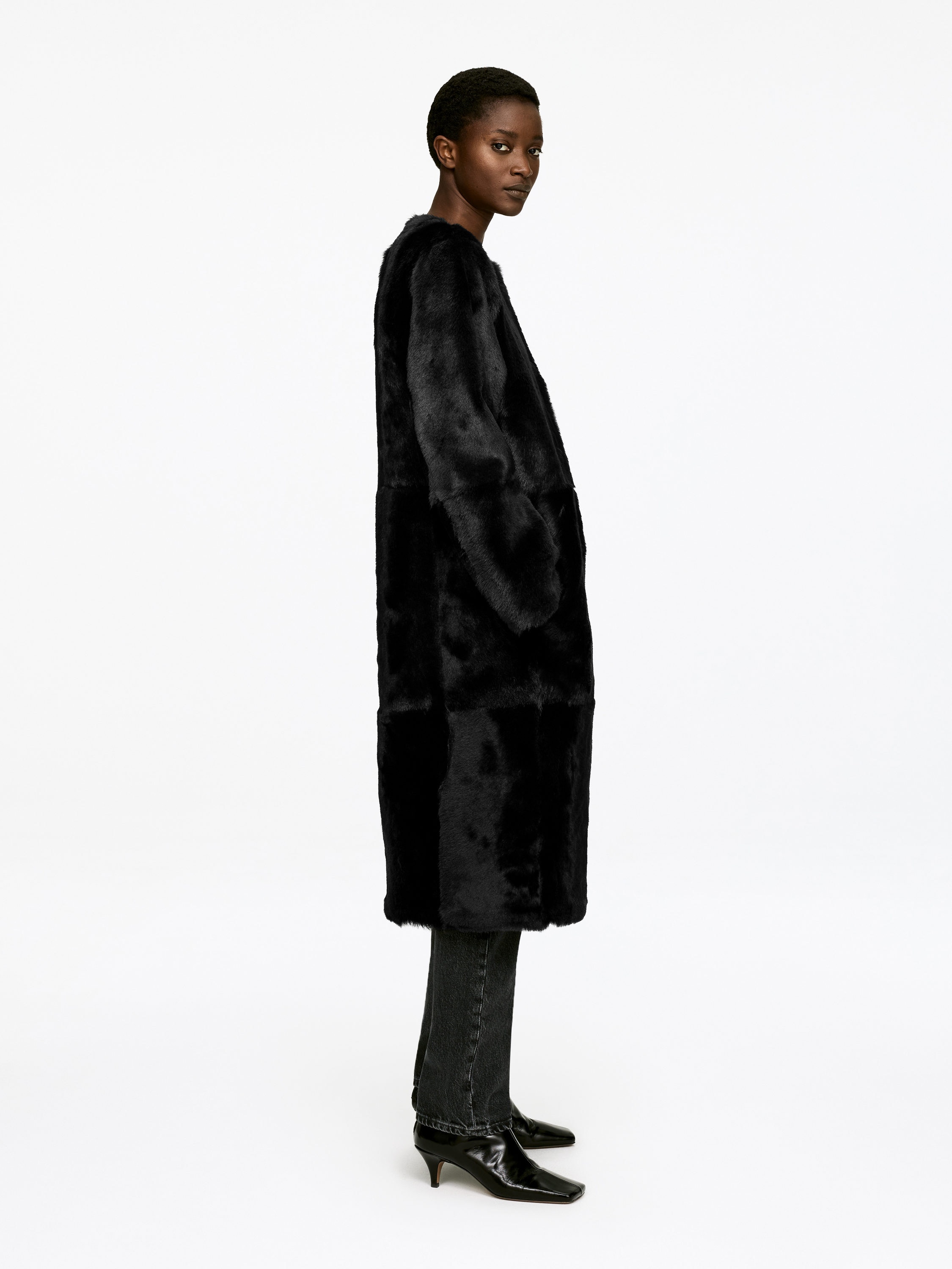 Shearling Coat - Black - Regular fit - Women - StillMedia/Lookbook - 6