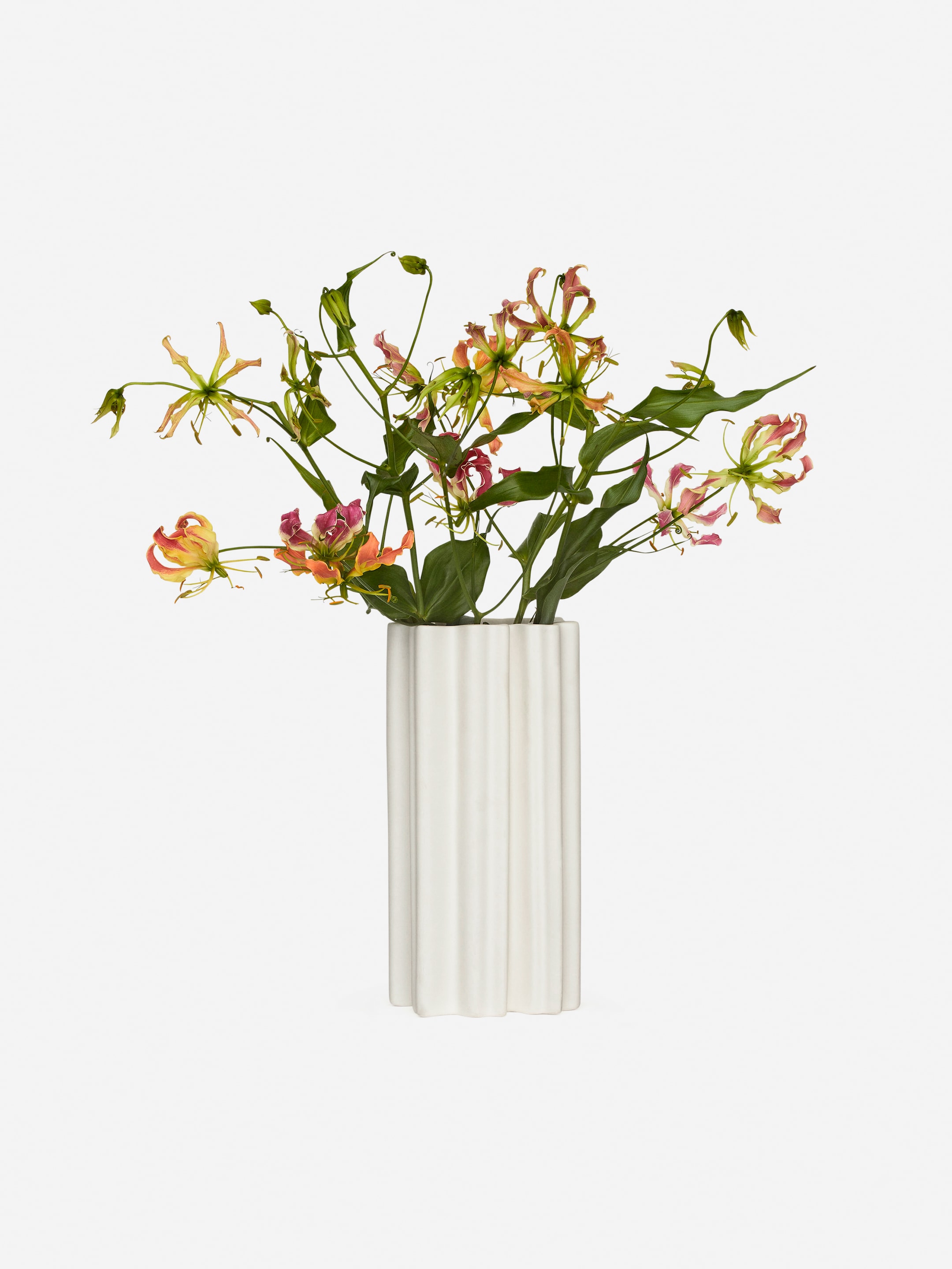 Grösseres Bild ansehen: Vase aus Steingut, 31 cm - Weiß - HOME | H&M CH 1