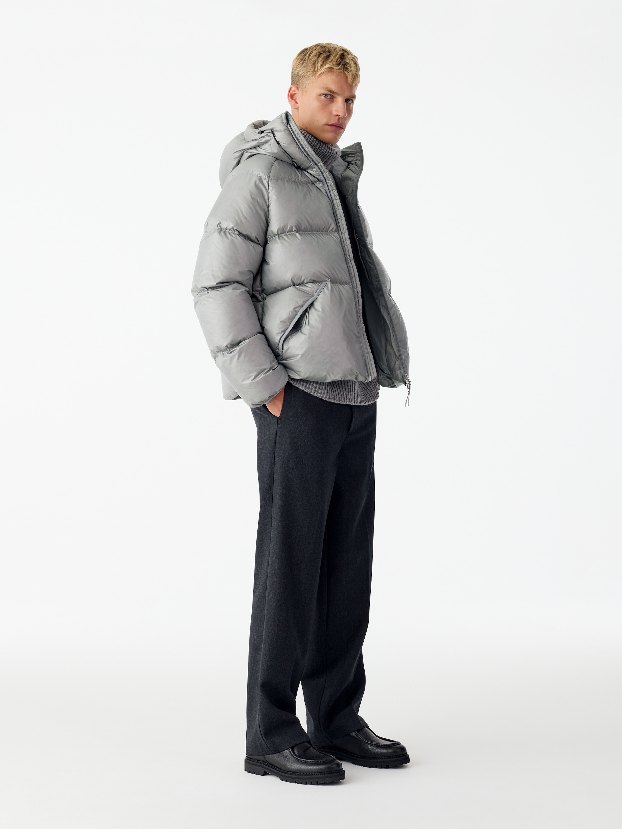 ARKET ACTIVE Hooded Re:Down Puffer - Light Grey - Regular fit - men - StillMedia/Lookbook - 5