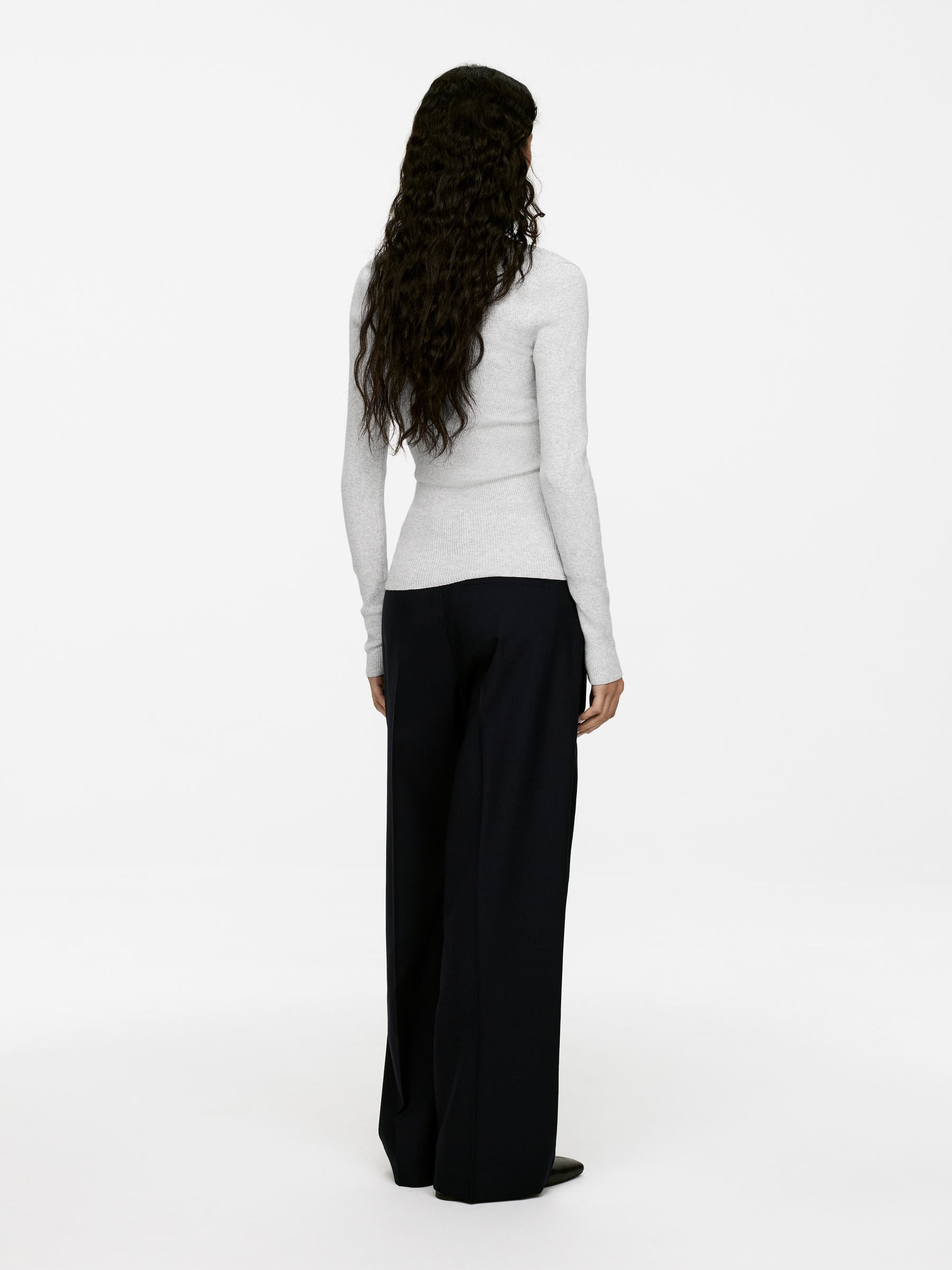 Ballerina-Neckline Top - Grey - Slim fit - Women - StillMedia/Lookbook - 4