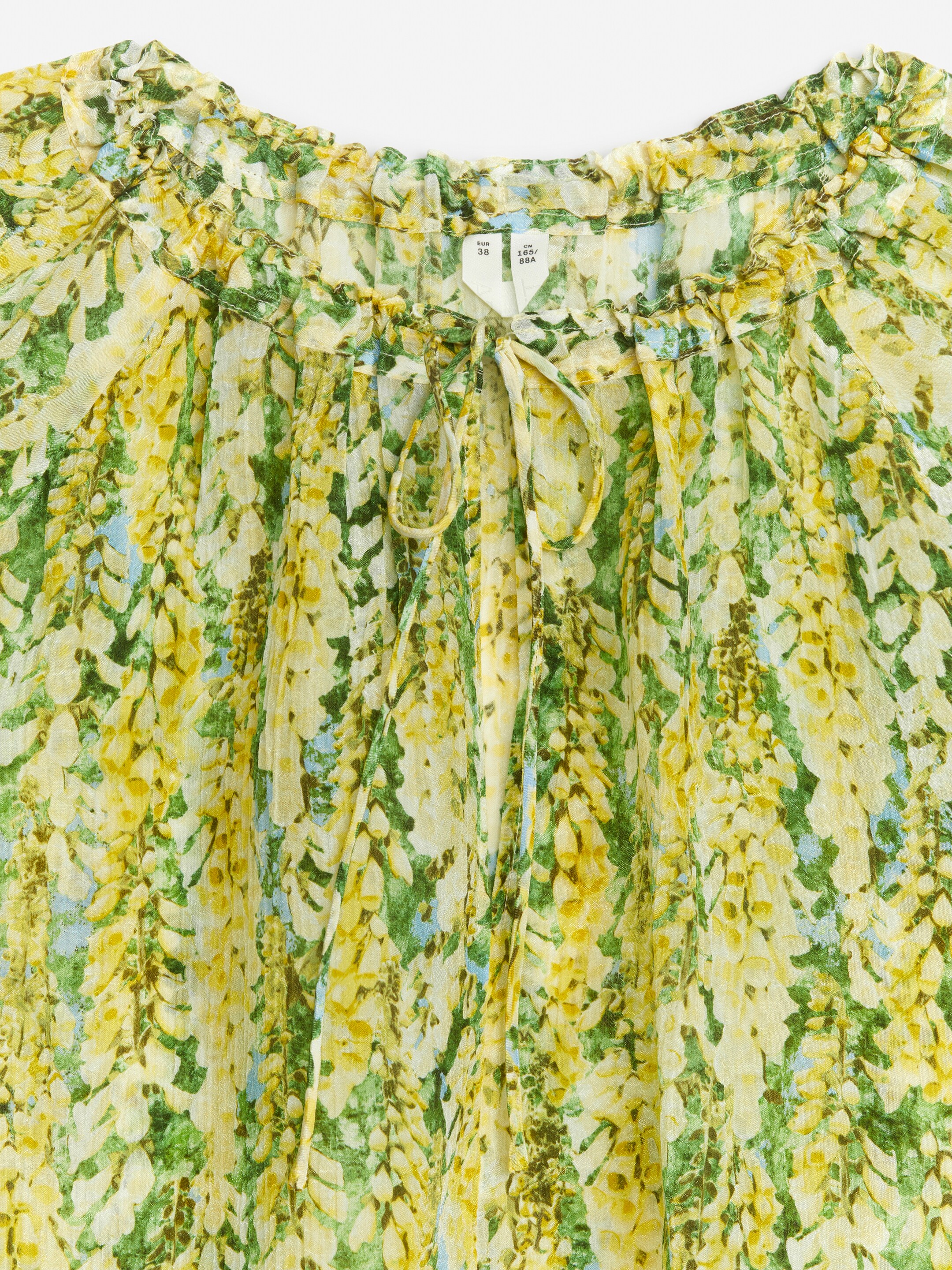 Visa större bild: Blus i lyocell med puffärm - Gul/grön - DAM | H&M FI 2