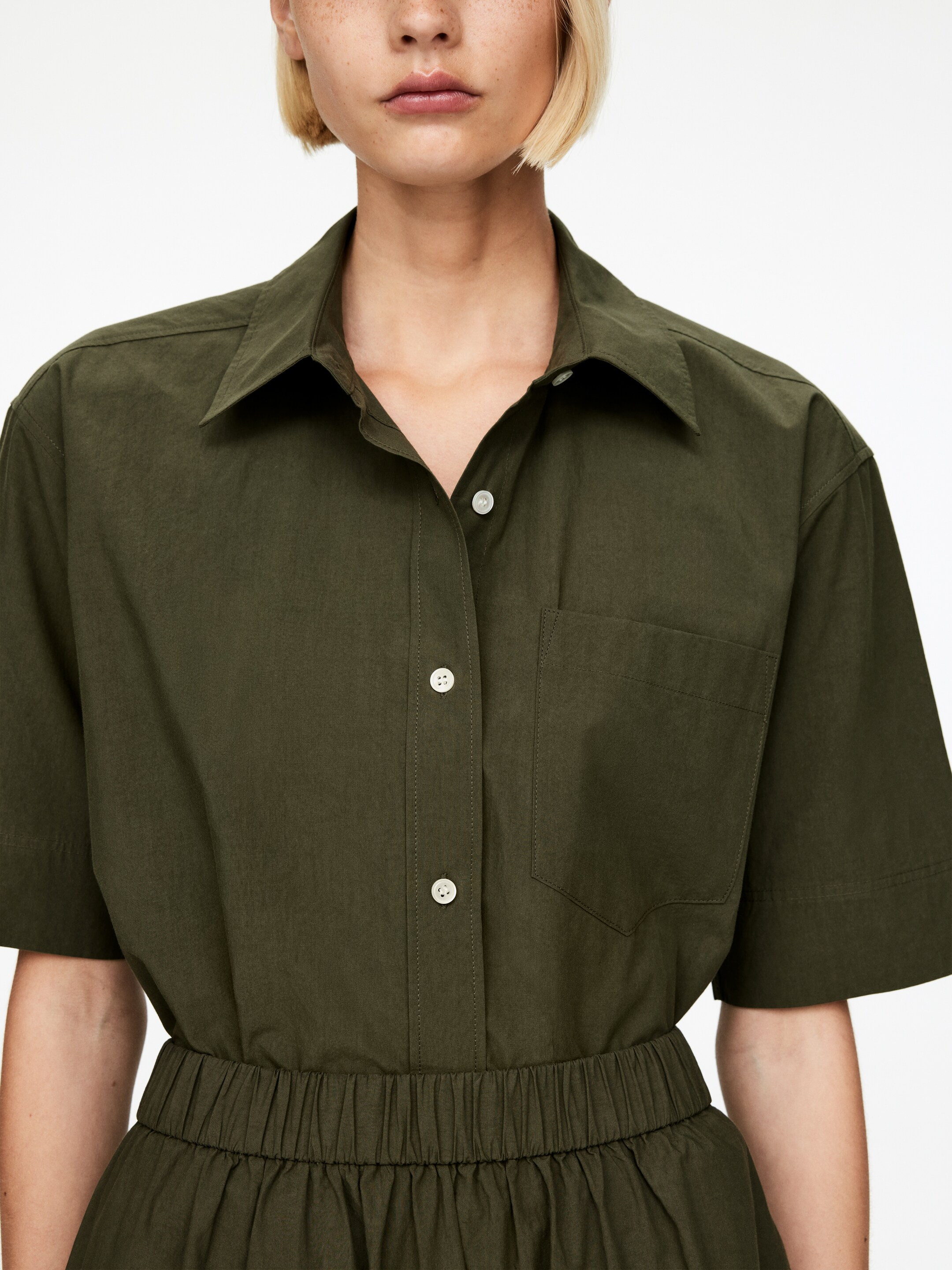 Grotere afbeelding bekijken: Short-Sleeve Cotton Shirt - Dark Khaki Green - DAMES | H&M BE 5