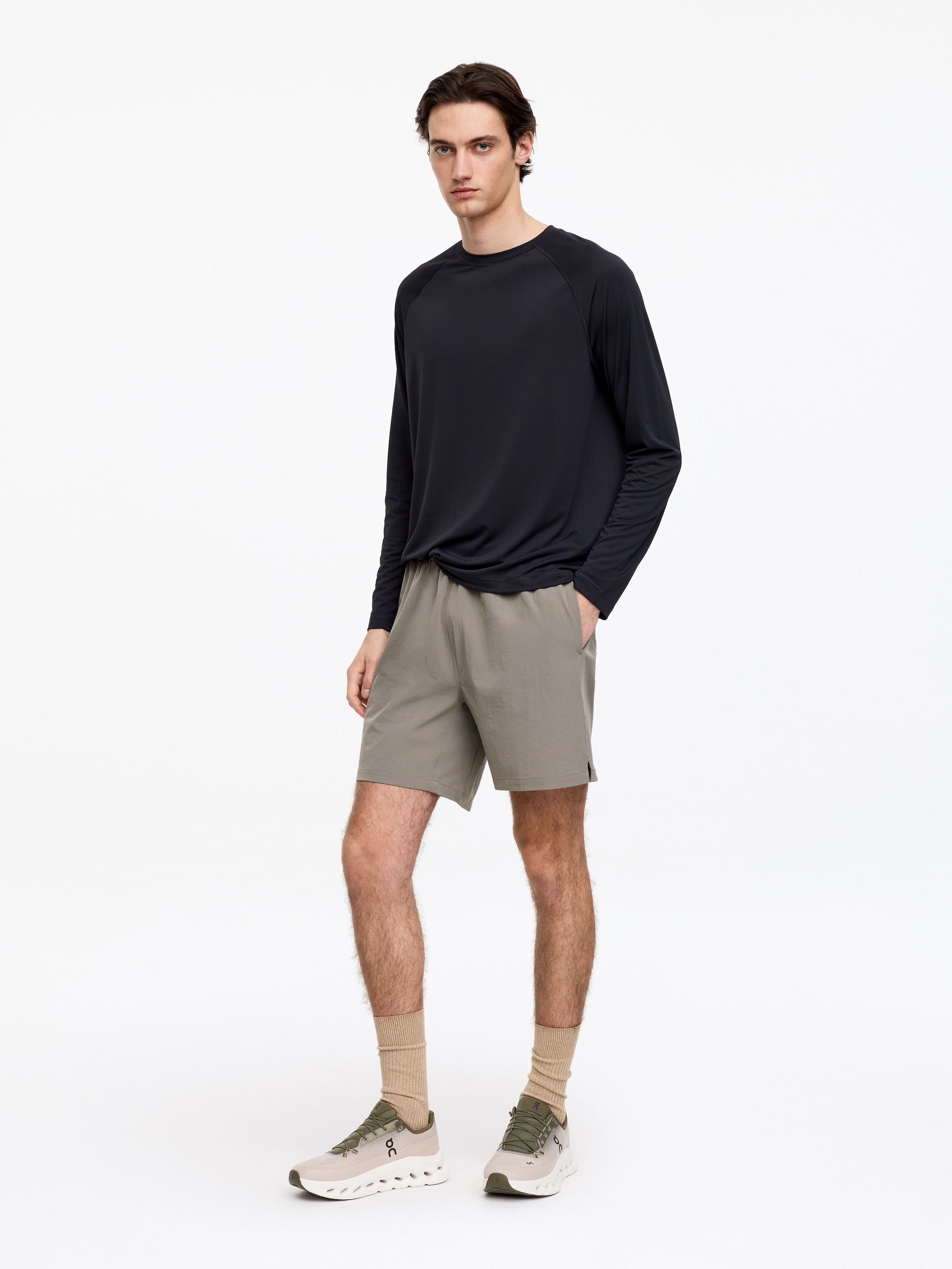 Pantalones cortos deportivos ARKET ACTIVE - Gris - Corte estándar - Men - StillMedia/Lookbook - 5